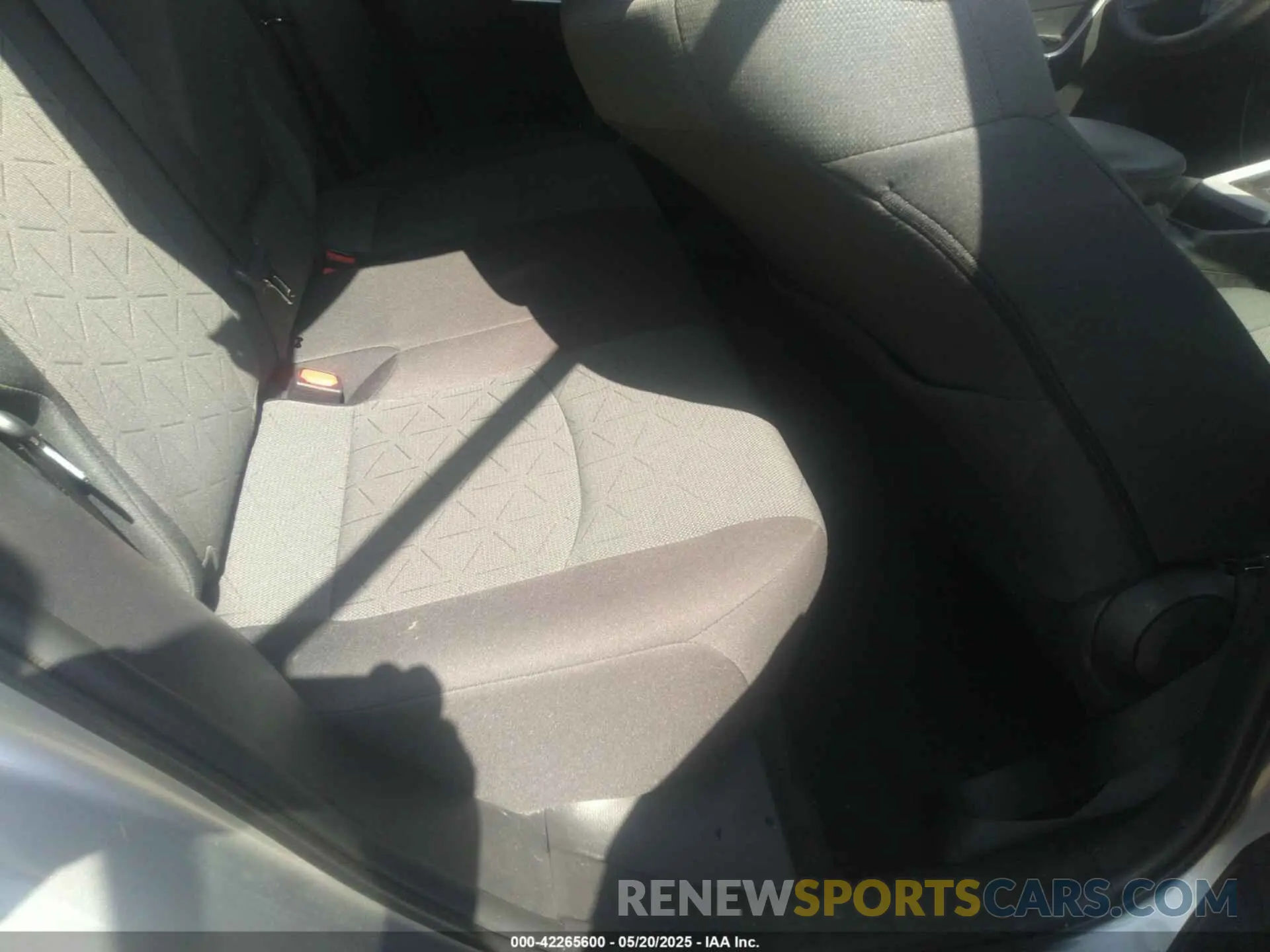 8 Photograph of a damaged car 2T3W1RFVXPW288226 TOYOTA RAV4 2023