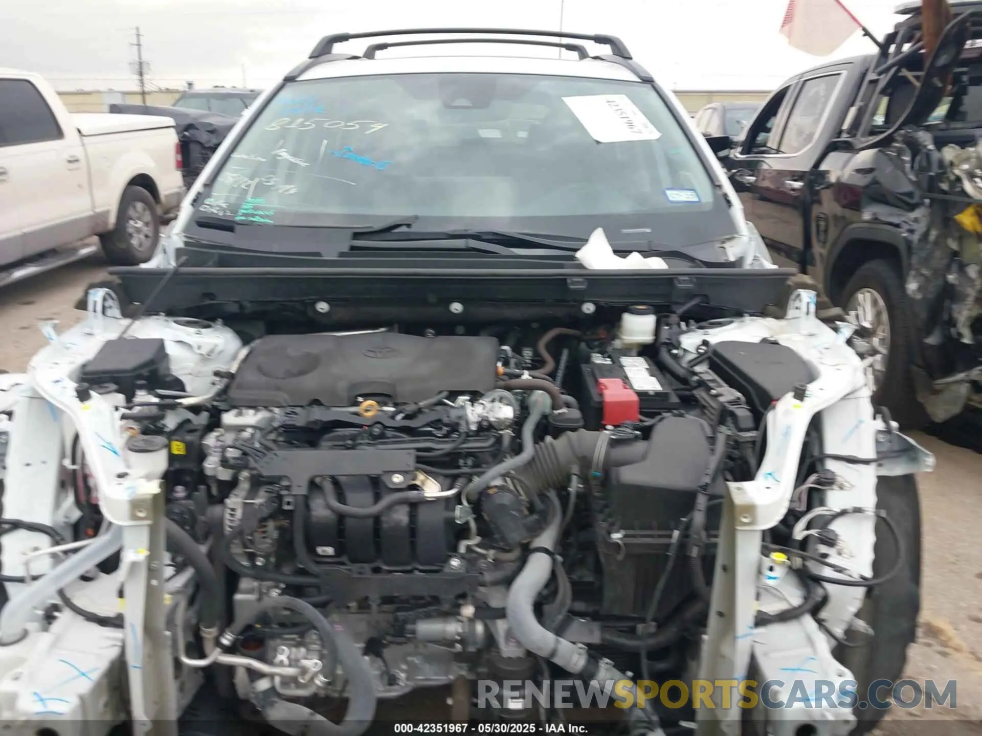 13 Photograph of a damaged car 2T3Y1RFV8PW283292 TOYOTA RAV4 2023