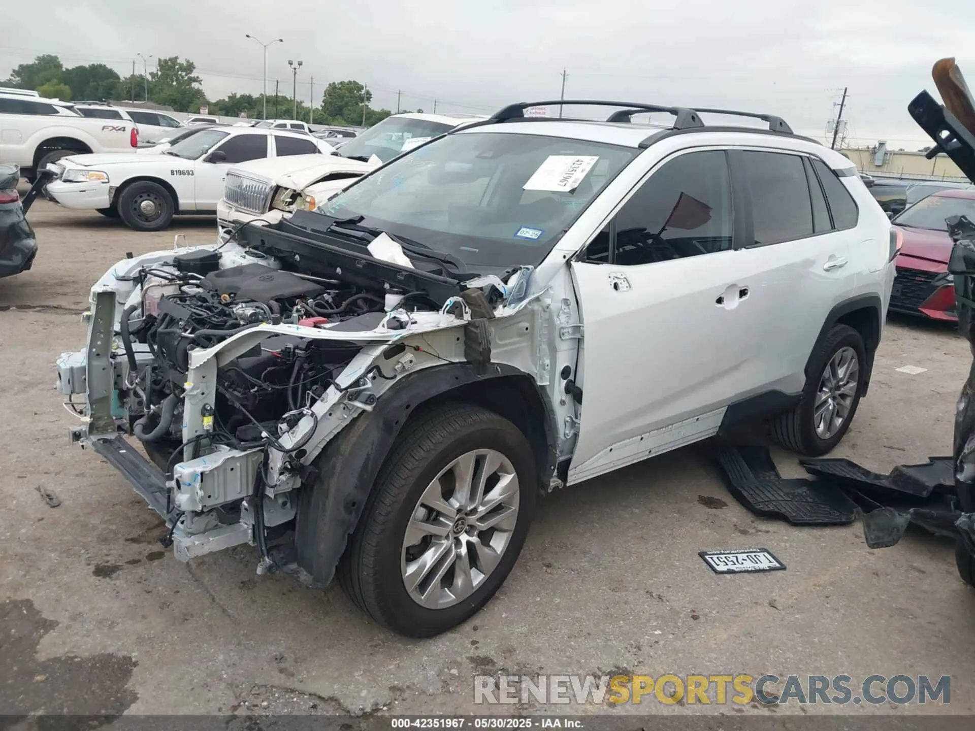 2 Photograph of a damaged car 2T3Y1RFV8PW283292 TOYOTA RAV4 2023