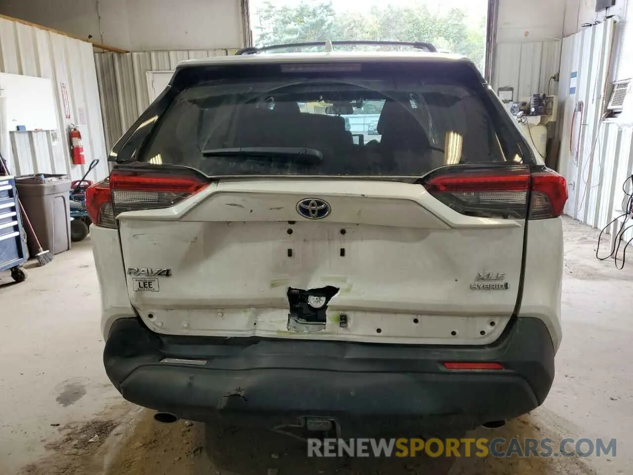 6 Photograph of a damaged car 4T3B6RFV0PU107506 TOYOTA RAV4 2023