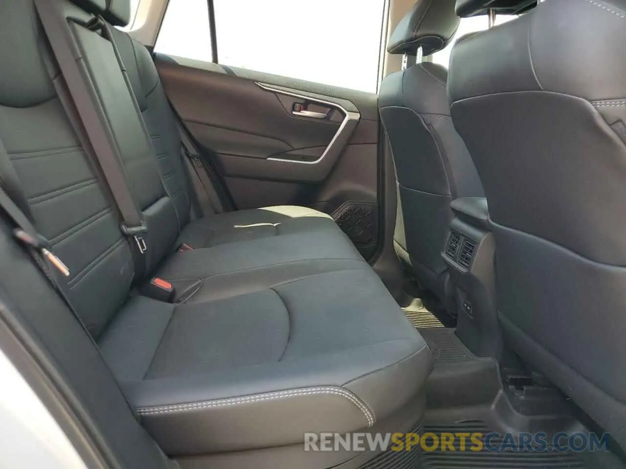 11 Фотография поврежденного автомобиля 4T3B6RFV8PU130306 TOYOTA RAV4 2023