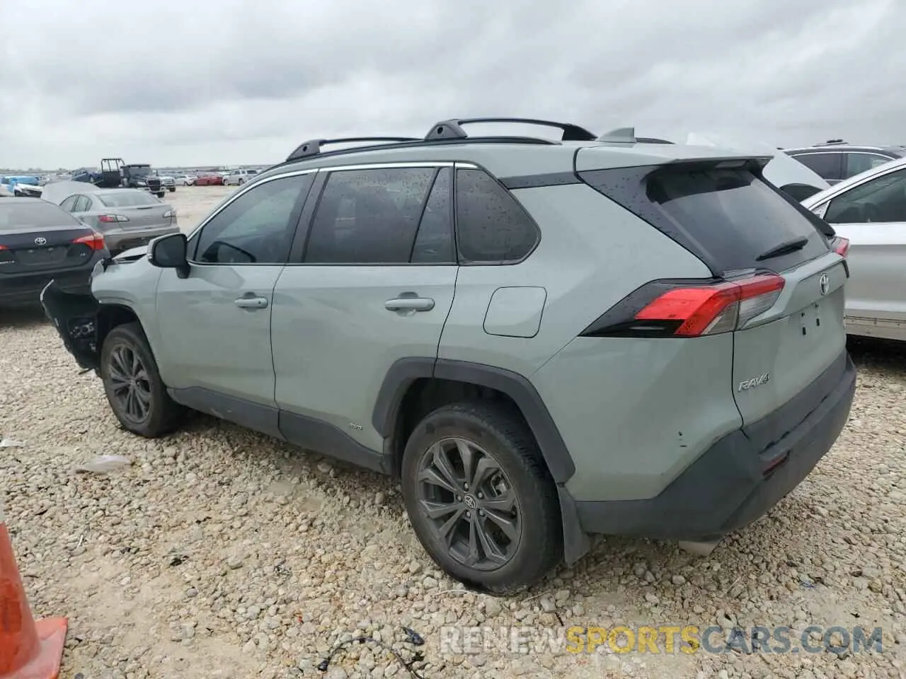 2 Photograph of a damaged car 4T3B6RFVXPU129948 TOYOTA RAV4 2023