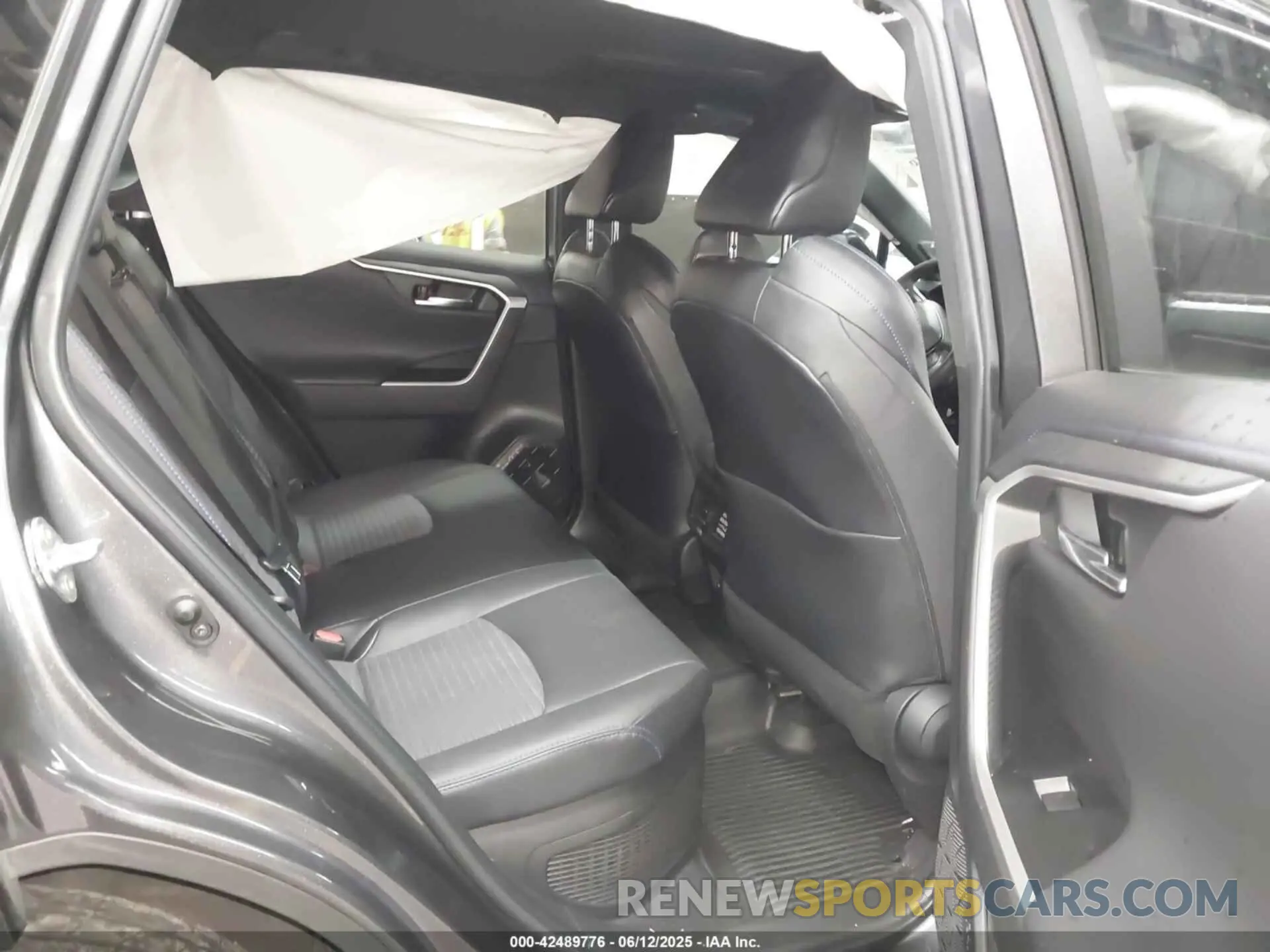 8 Фотография поврежденного автомобиля 4T3E6RFV8PU107041 TOYOTA RAV4 2023