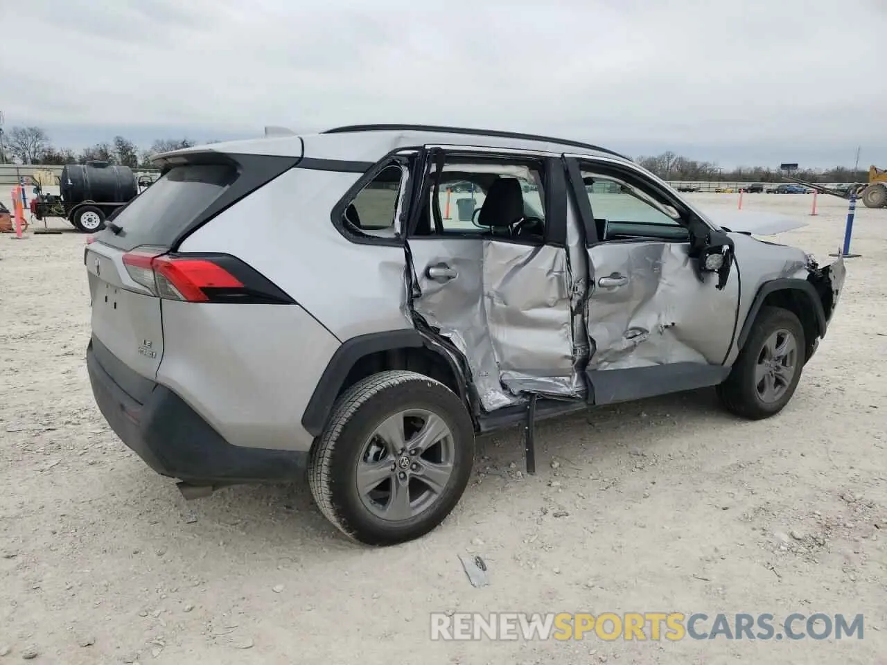 3 Photograph of a damaged car 4T3MWRFV9PU090939 TOYOTA RAV4 2023