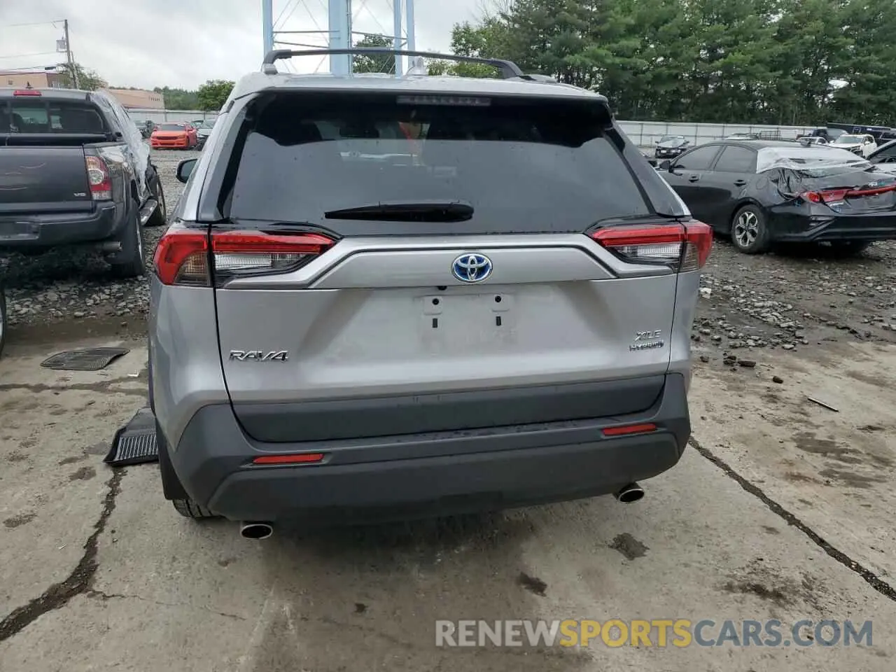 6 Photograph of a damaged car 4T3RWRFV1PU109005 TOYOTA RAV4 2023