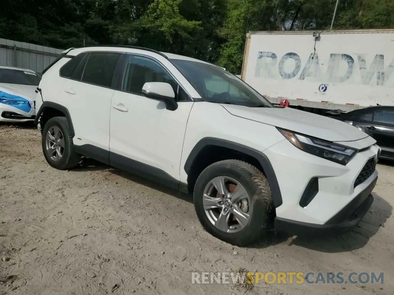 4 Photograph of a damaged car 4T3RWRFV2PU086298 TOYOTA RAV4 2023
