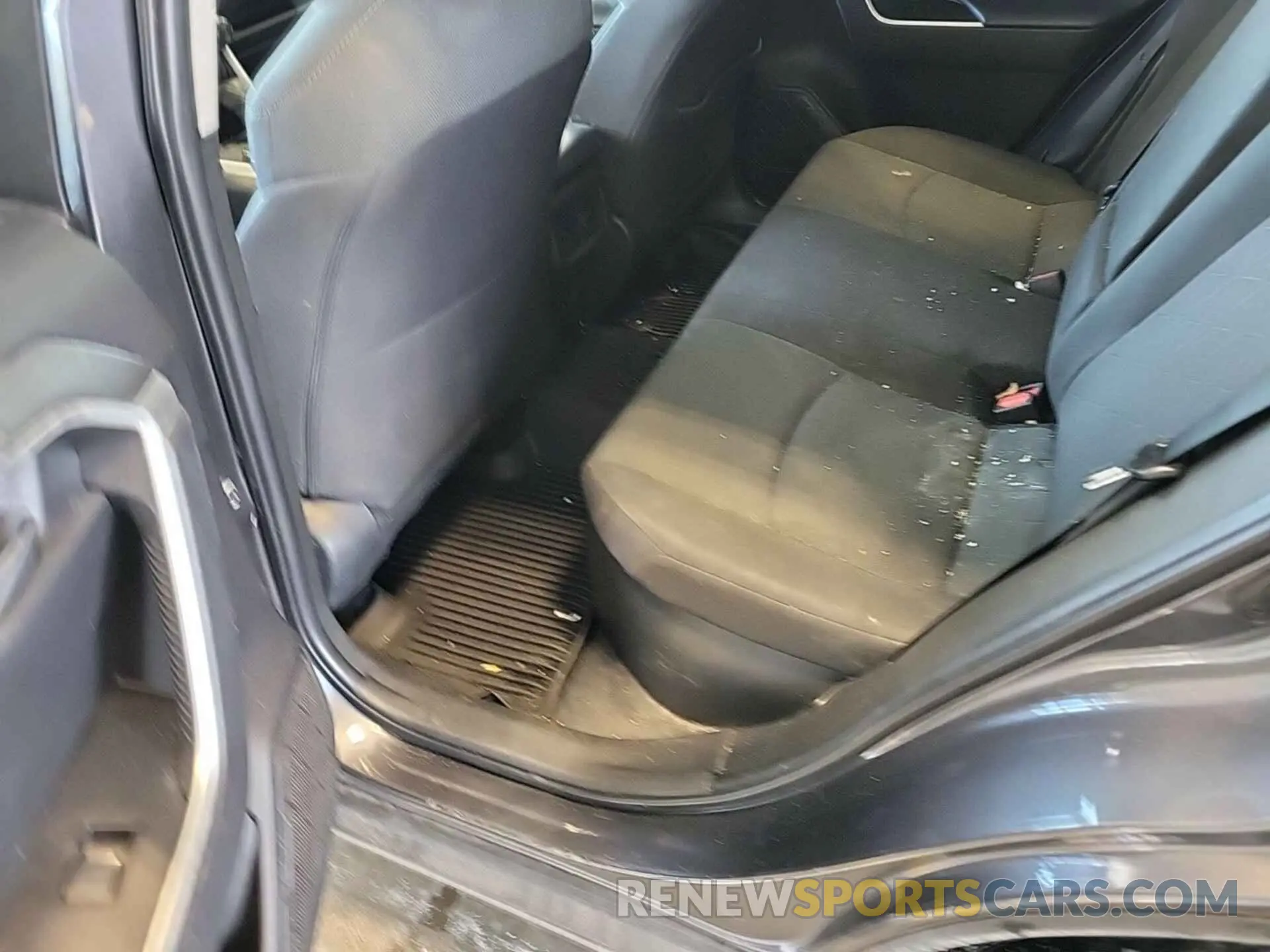 19 Photograph of a damaged car 4T3RWRFV5PU097537 TOYOTA RAV4 2023