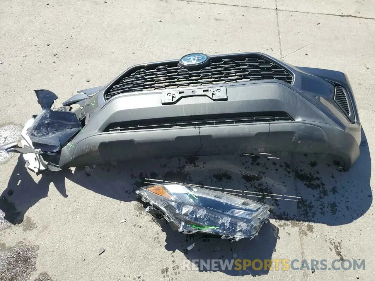 13 Photograph of a damaged car 4T3RWRFV6PU105337 TOYOTA RAV4 2023