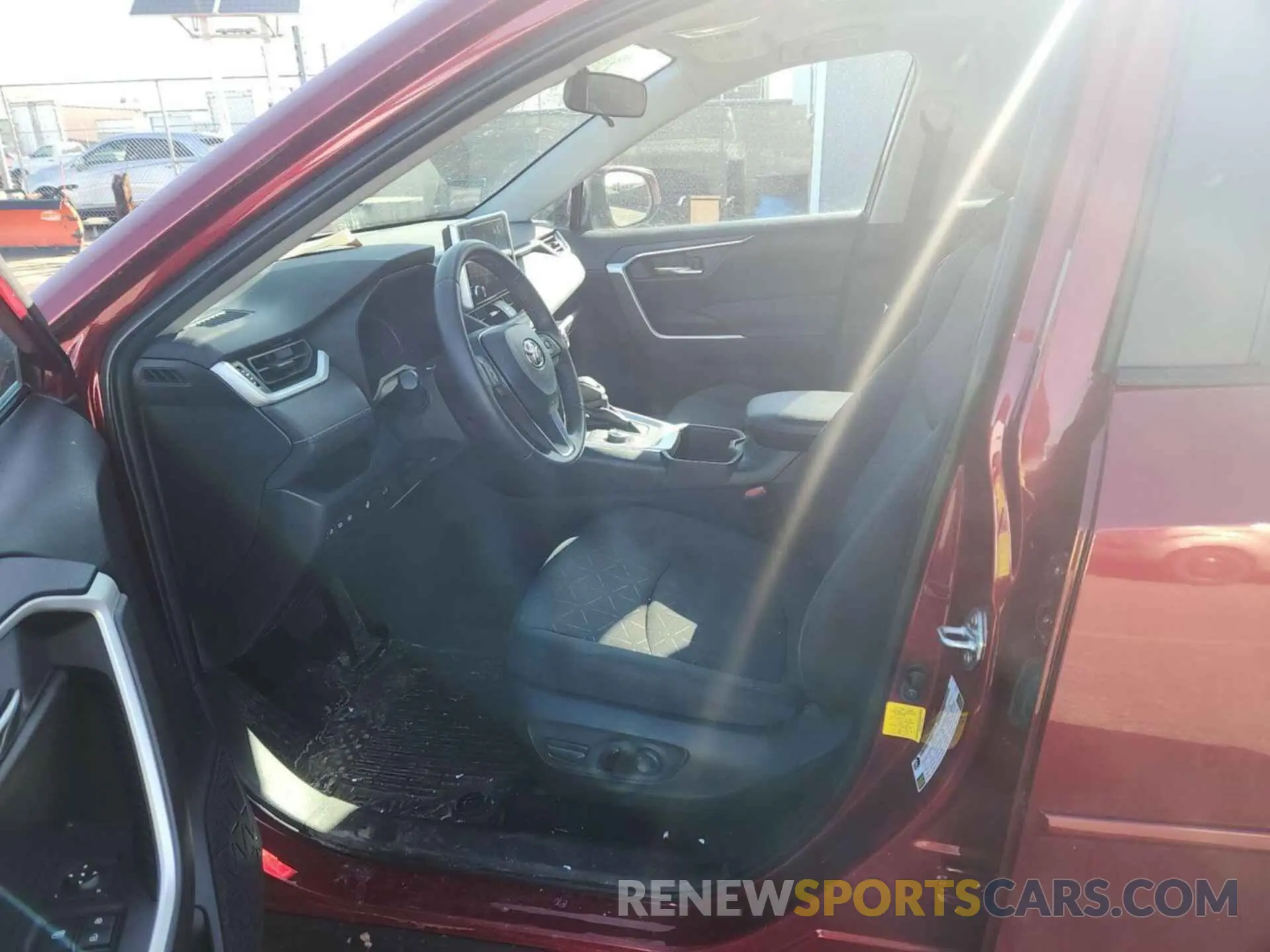 16 Photograph of a damaged car 4T3RWRFV9PU084614 TOYOTA RAV4 2023