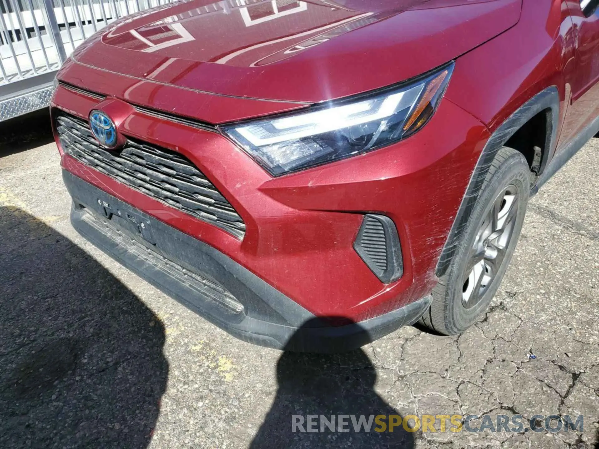 19 Photograph of a damaged car 4T3RWRFV9PU084614 TOYOTA RAV4 2023