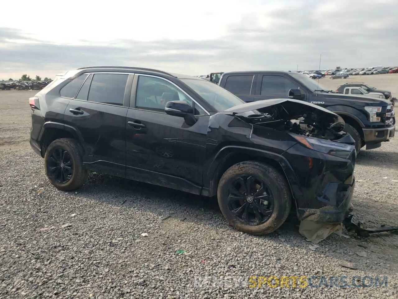 4 Photograph of a damaged car 4T3T6RFV3PU130735 TOYOTA RAV4 2023