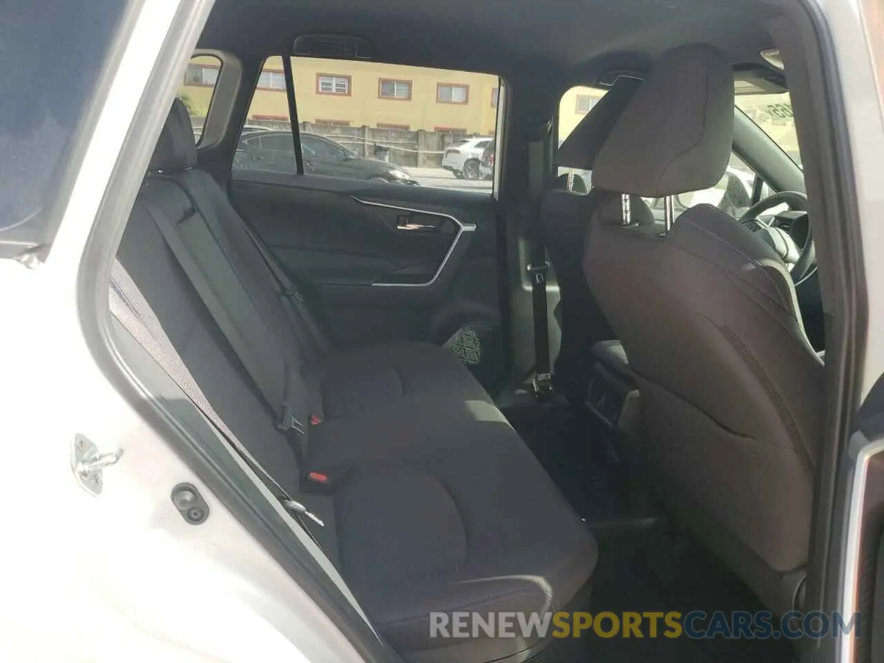 11 Фотография поврежденного автомобиля JTM16RFV3PD104298 TOYOTA RAV4 2023