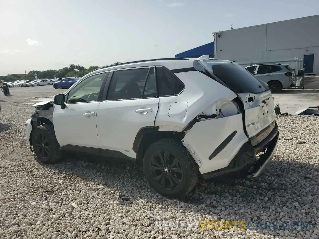 2 Фотография поврежденного автомобиля JTM16RFV3PD104298 TOYOTA RAV4 2023