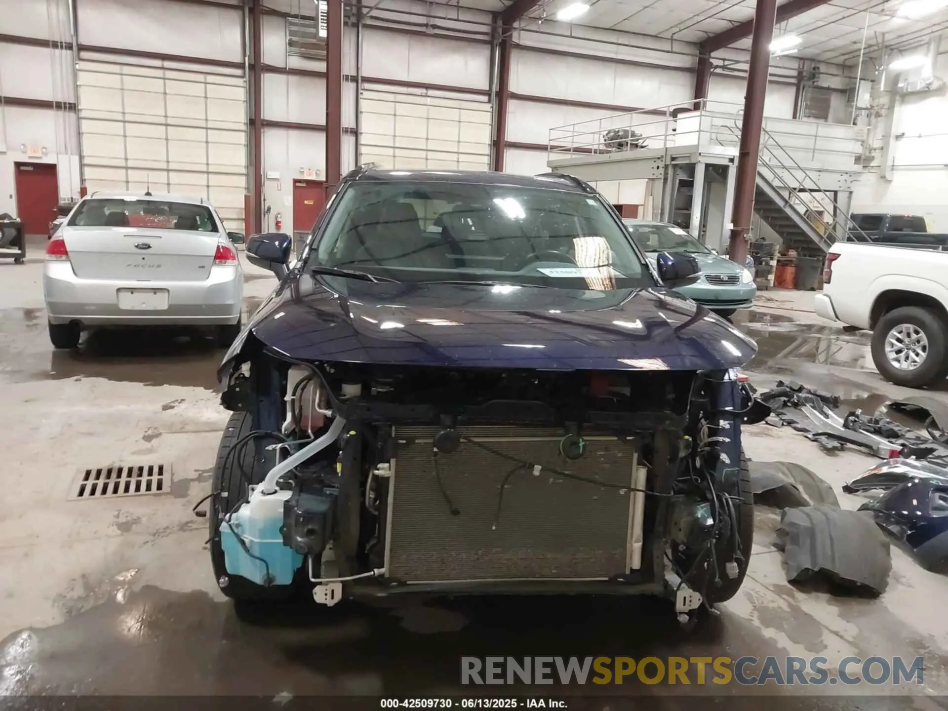 13 Фотография поврежденного автомобиля JTMA1RFV7PD097029 TOYOTA RAV4 2023