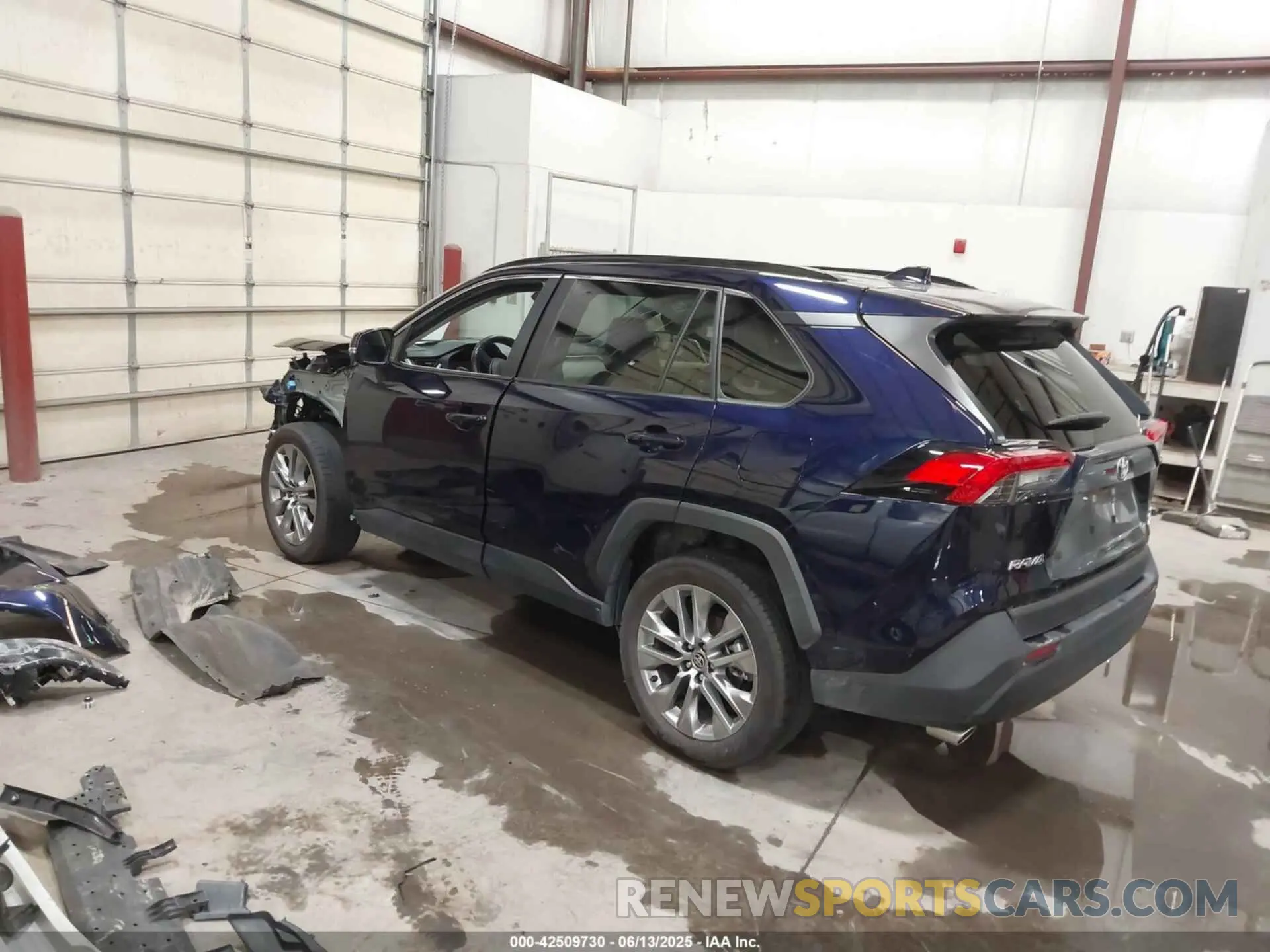 3 Фотография поврежденного автомобиля JTMA1RFV7PD097029 TOYOTA RAV4 2023
