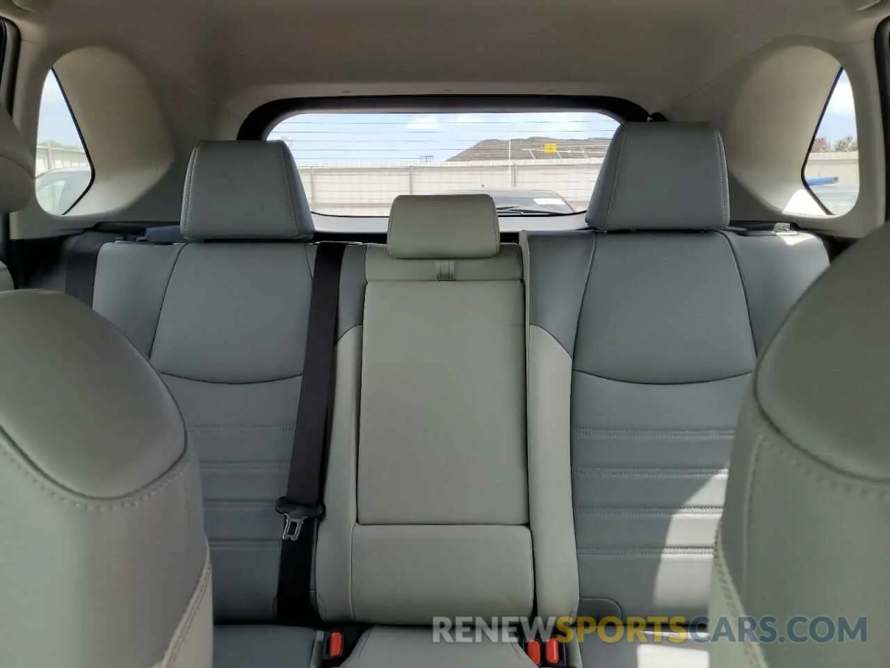 10 Фотография поврежденного автомобиля JTMB6RFV1PD100836 TOYOTA RAV4 2023
