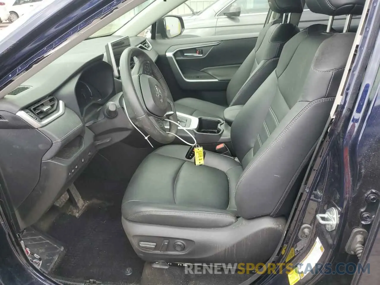 7 Фотография поврежденного автомобиля JTMB6RFV2PD097428 TOYOTA RAV4 2023