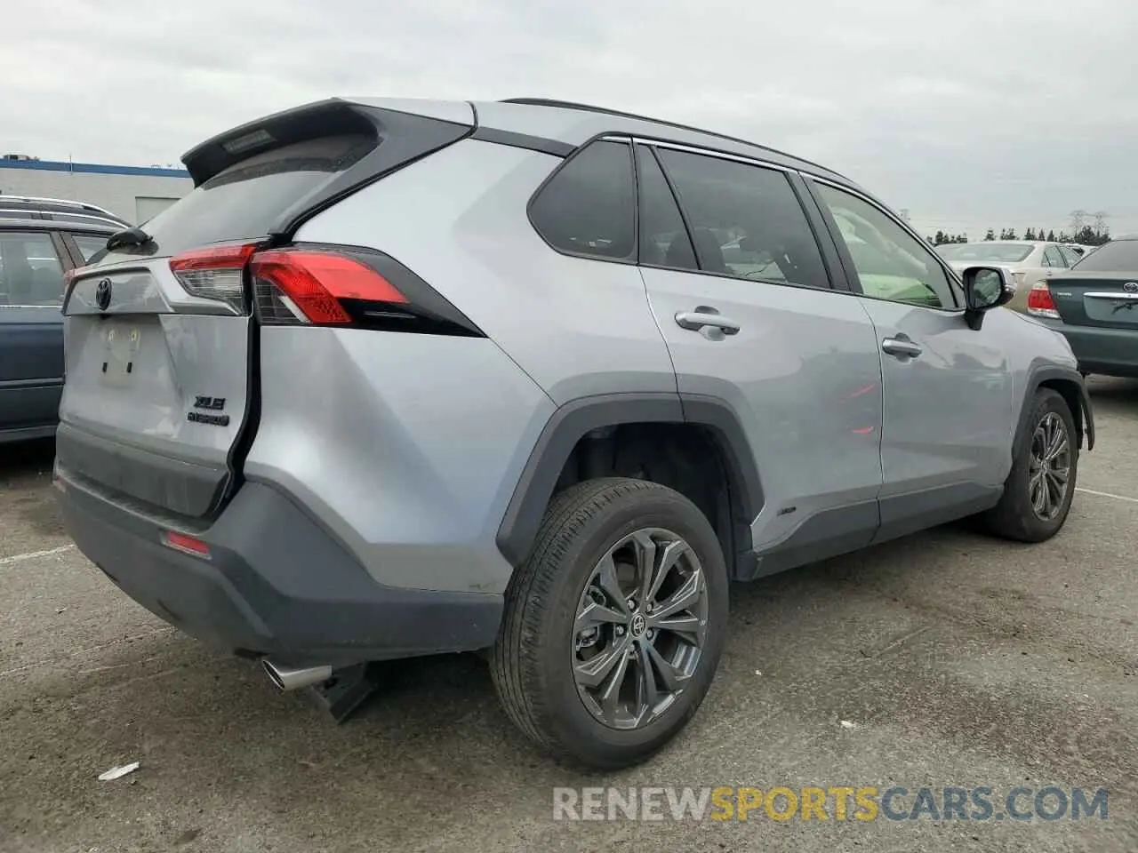 3 Фотография поврежденного автомобиля JTMB6RFV4PD115993 TOYOTA RAV4 2023