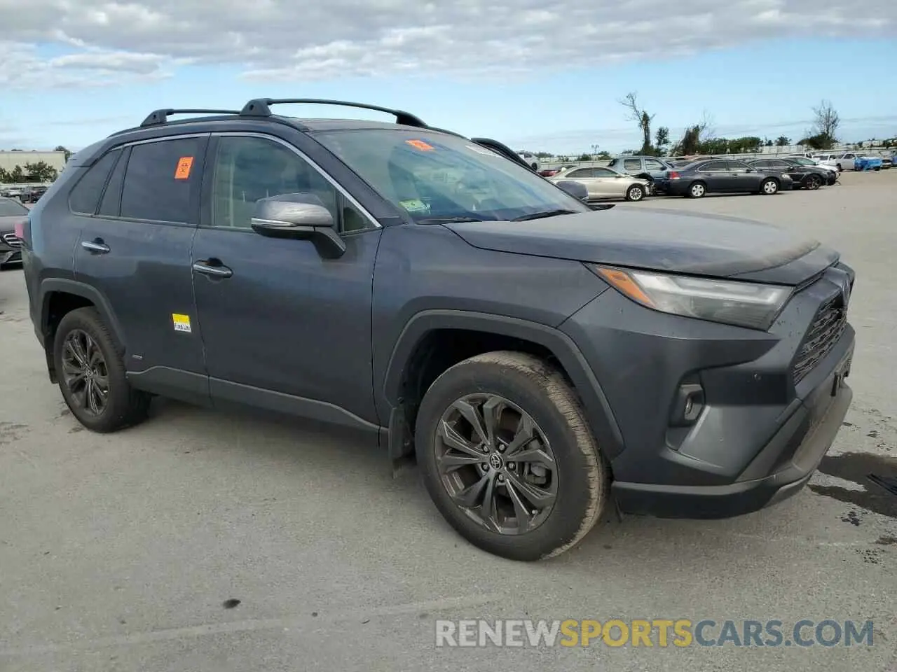 4 Photograph of a damaged car JTMD6RFV4PD094510 TOYOTA RAV4 2023