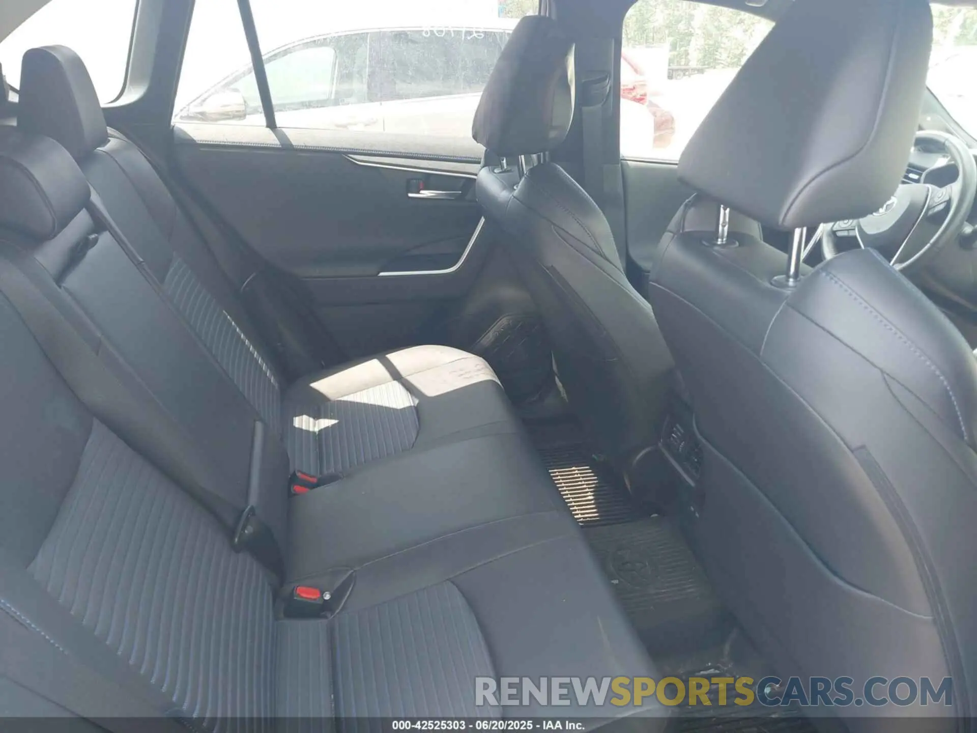 8 Фотография поврежденного автомобиля JTME6RFV1PJ029927 TOYOTA RAV4 2023