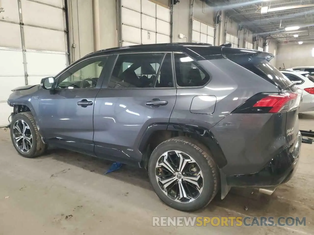 2 Фотография поврежденного автомобиля JTMEB3FV7PD131420 TOYOTA RAV4 2023