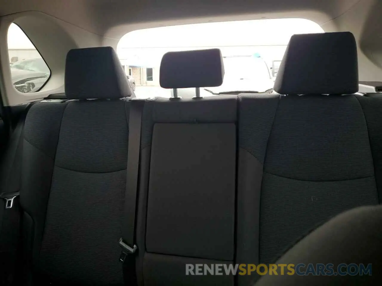 10 Photograph of a damaged car JTMF1RFV1PD102358 TOYOTA RAV4 2023