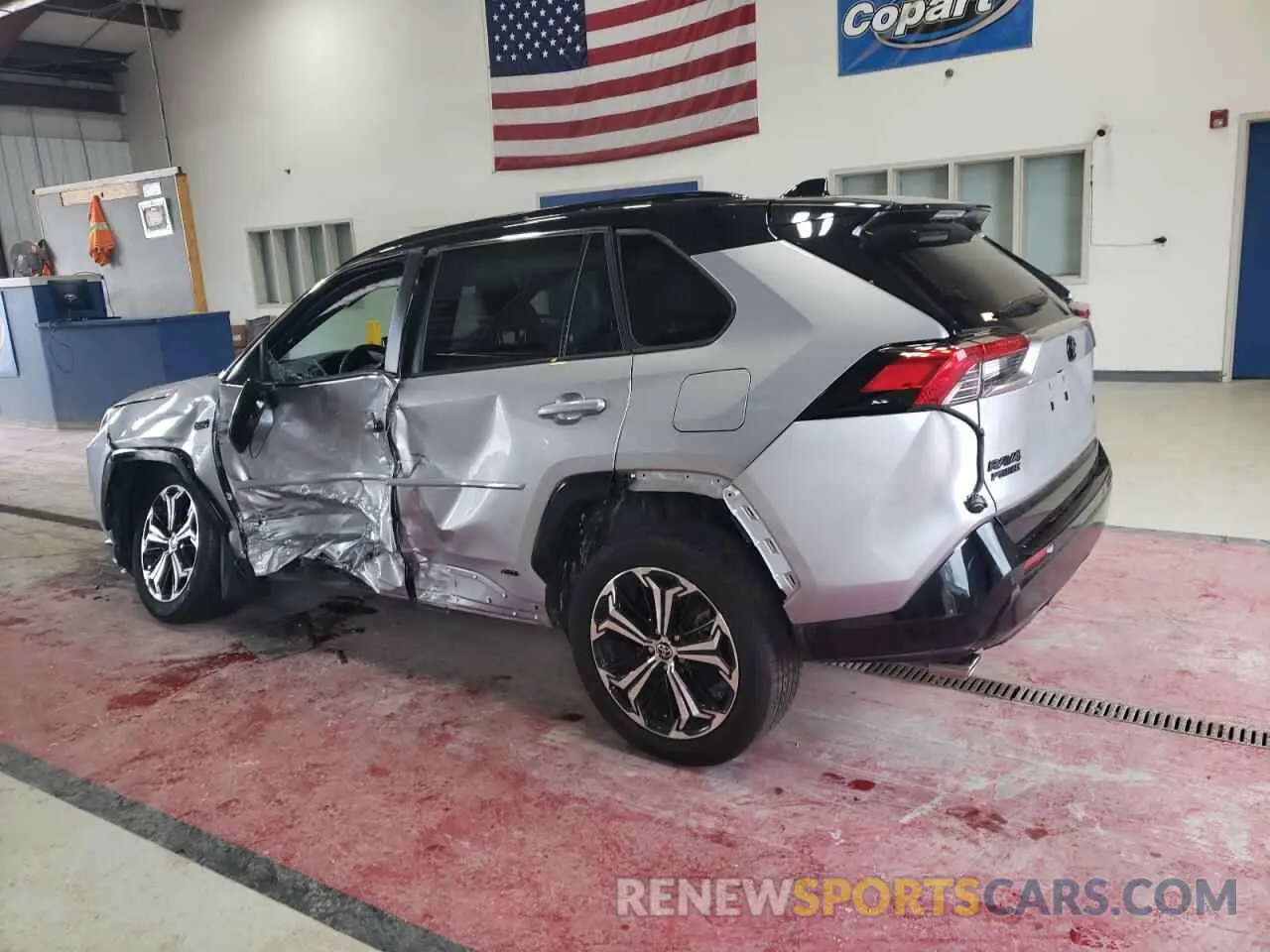 2 Фотография поврежденного автомобиля JTMFB3FVXPD155876 TOYOTA RAV4 2023