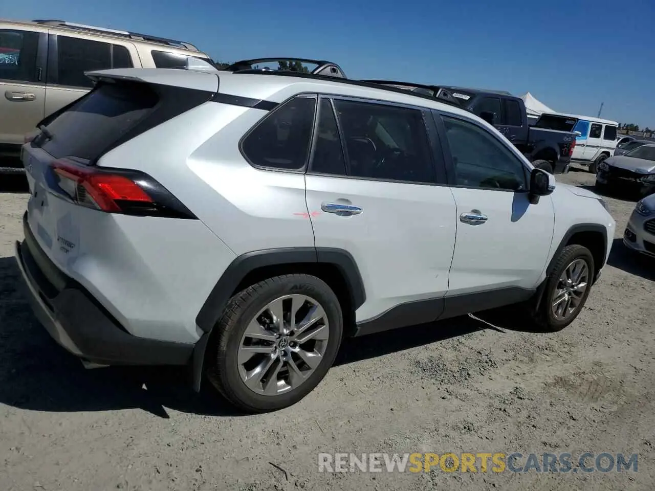 3 Фотография поврежденного автомобиля JTMN1RFV8PJ040843 TOYOTA RAV4 2023