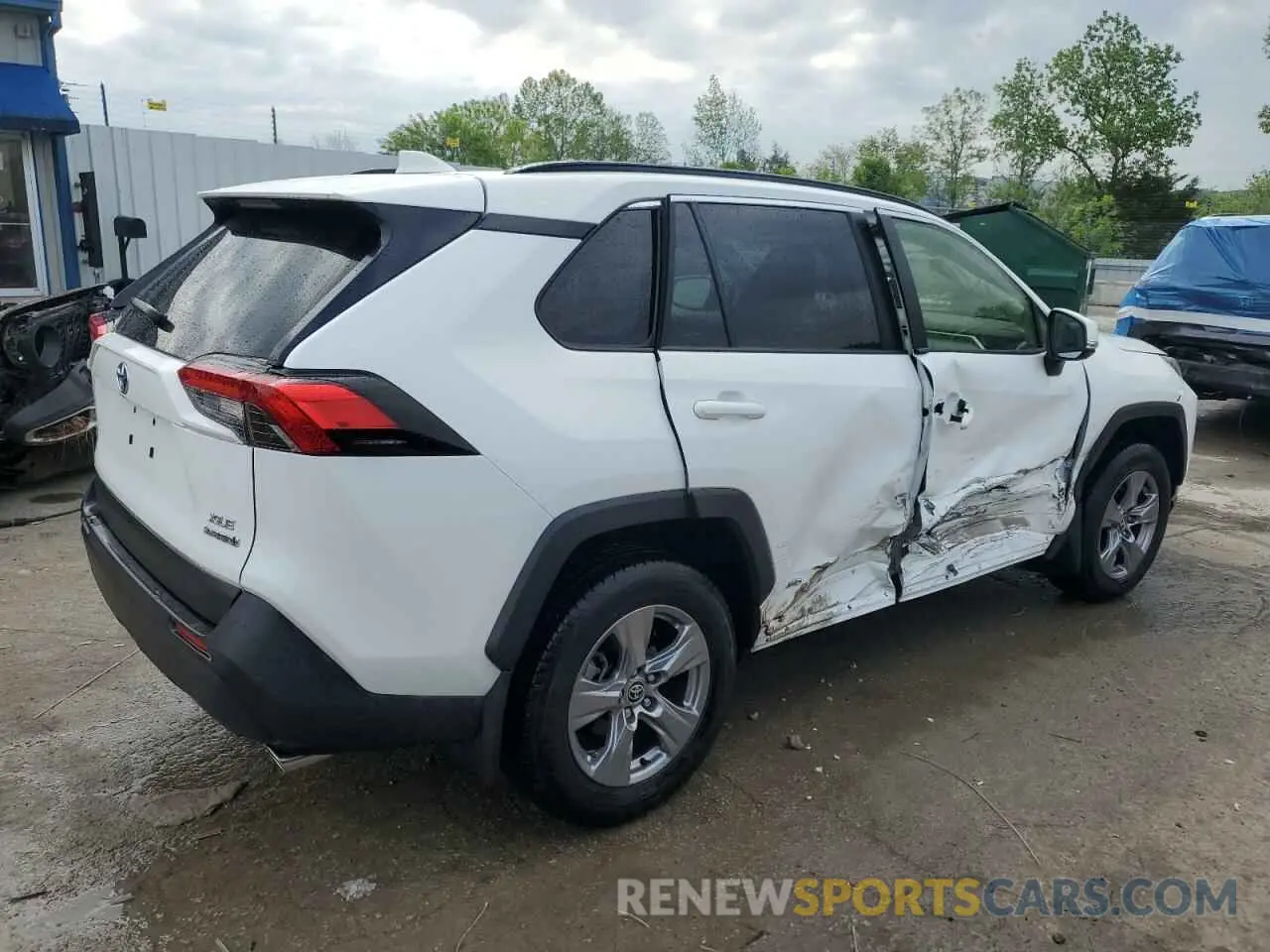 3 Фотография поврежденного автомобиля JTMRWRFV6PD202888 TOYOTA RAV4 2023