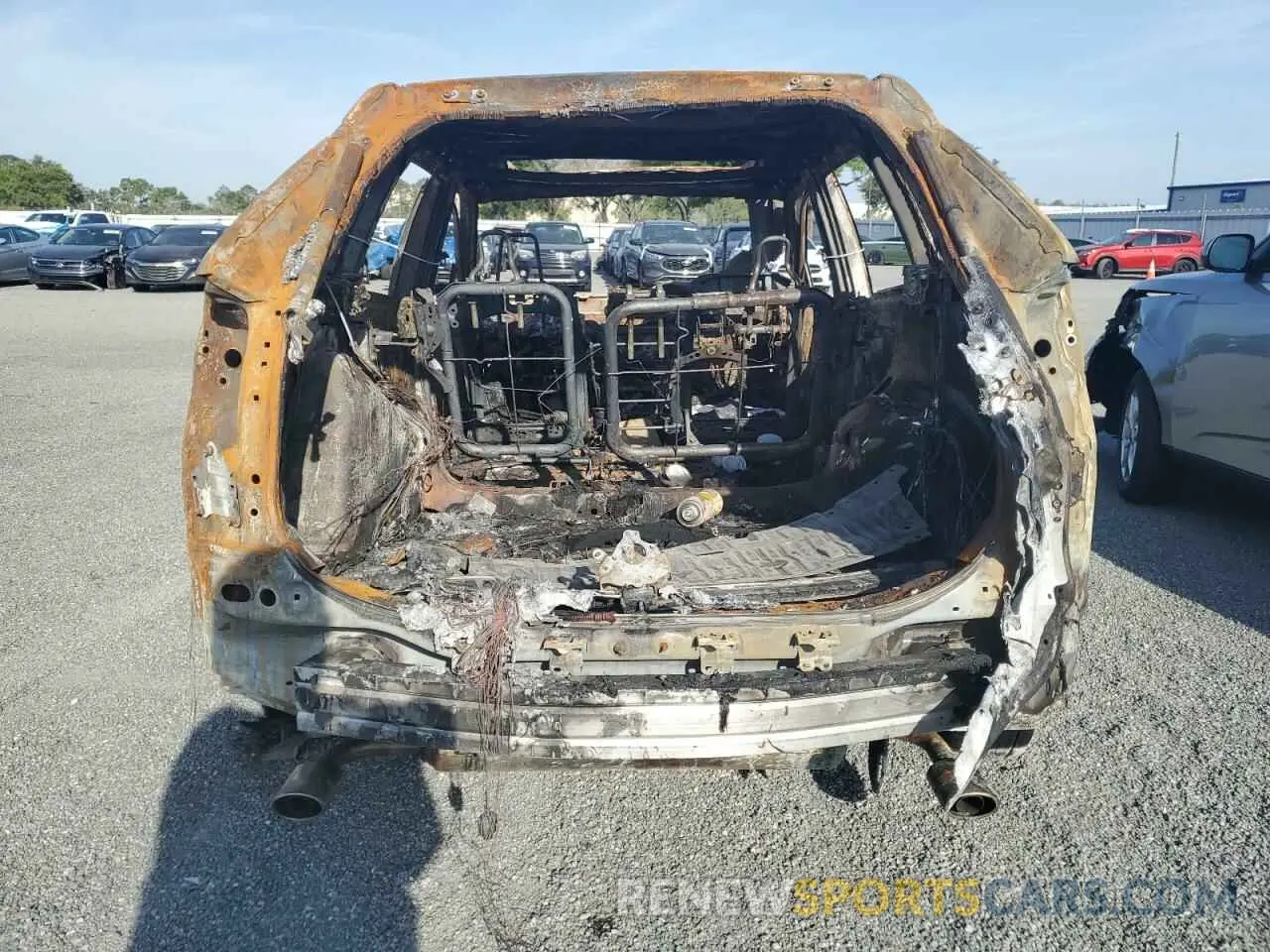 6 Фотография поврежденного автомобиля JTMRWRFV6PJ056588 TOYOTA RAV4 2023