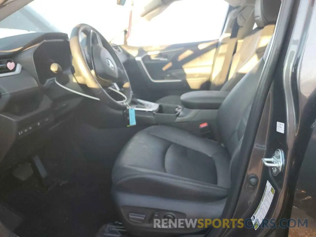 7 Фотография поврежденного автомобиля 2T3A1RFV0RC470211 TOYOTA RAV4 2024