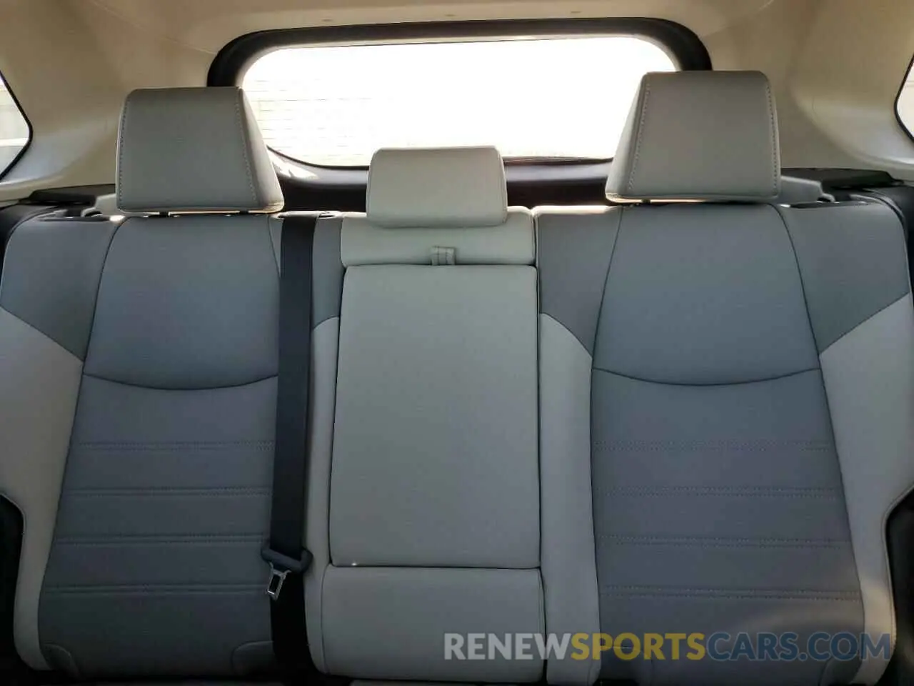 10 Фотография поврежденного автомобиля 2T3A1RFV1RW475478 TOYOTA RAV4 2024