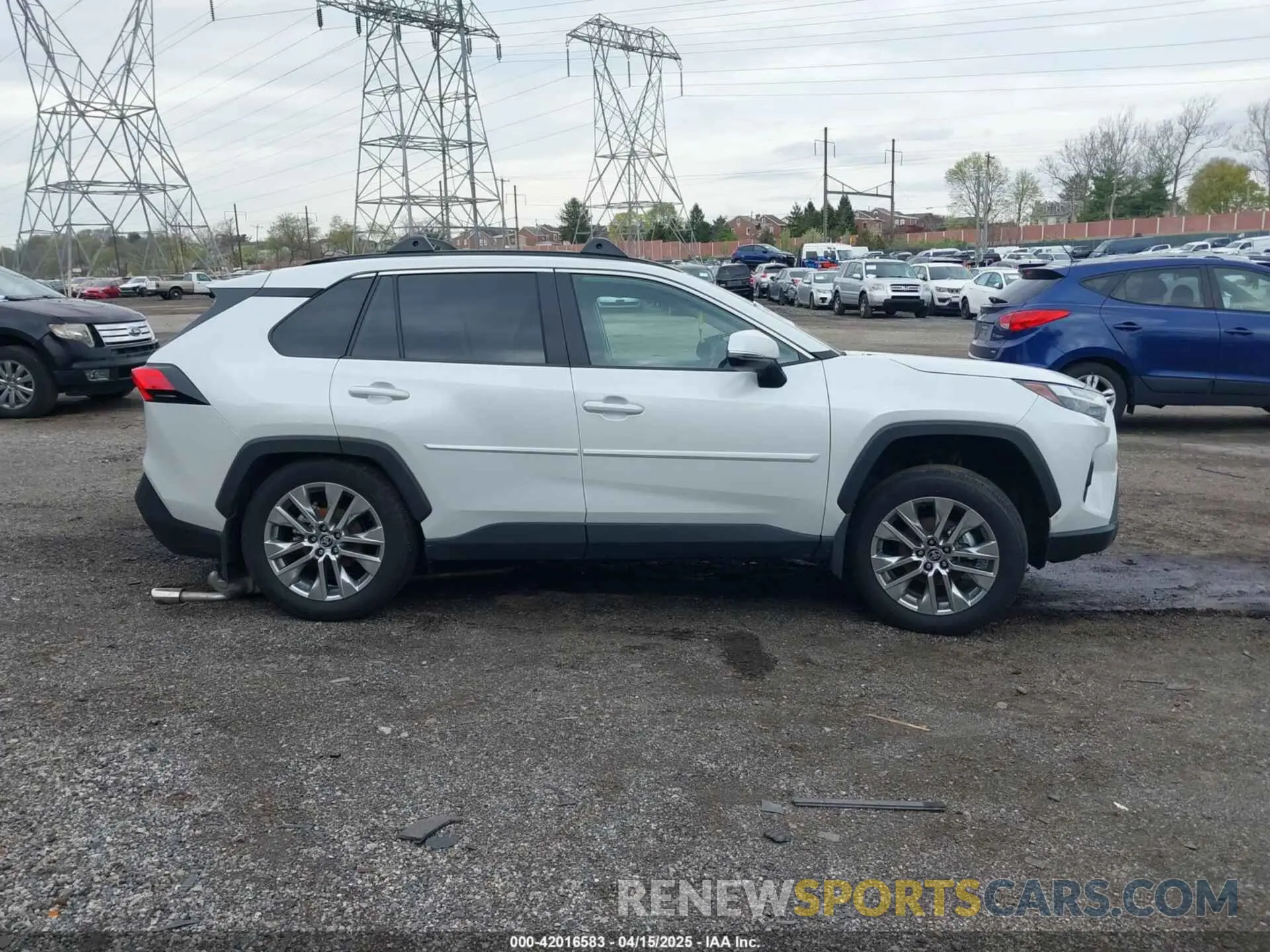 14 Photograph of a damaged car 2T3A1RFV1RW479014 TOYOTA RAV4 2024