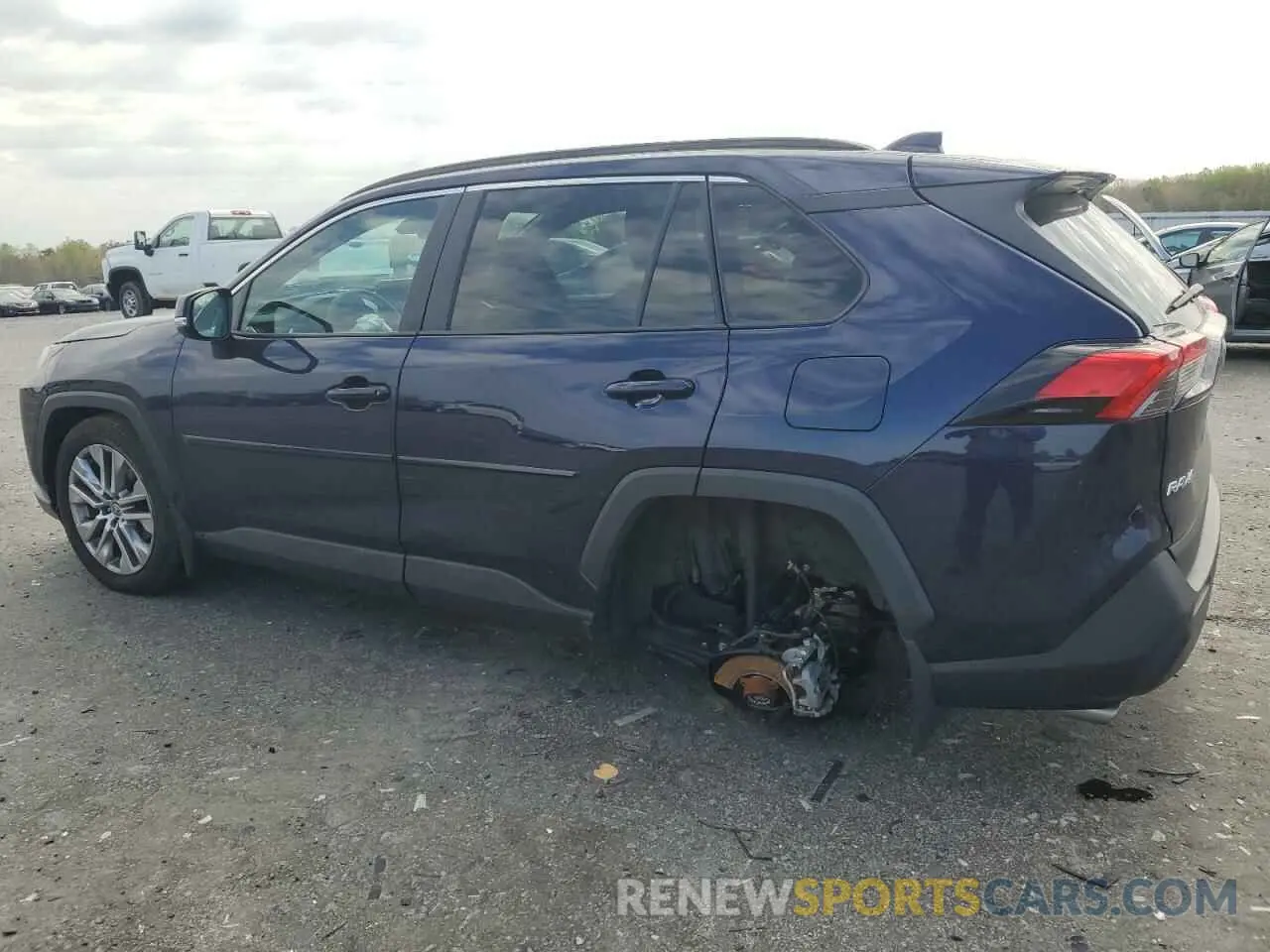 2 Photograph of a damaged car 2T3A1RFV2RW421042 TOYOTA RAV4 2024