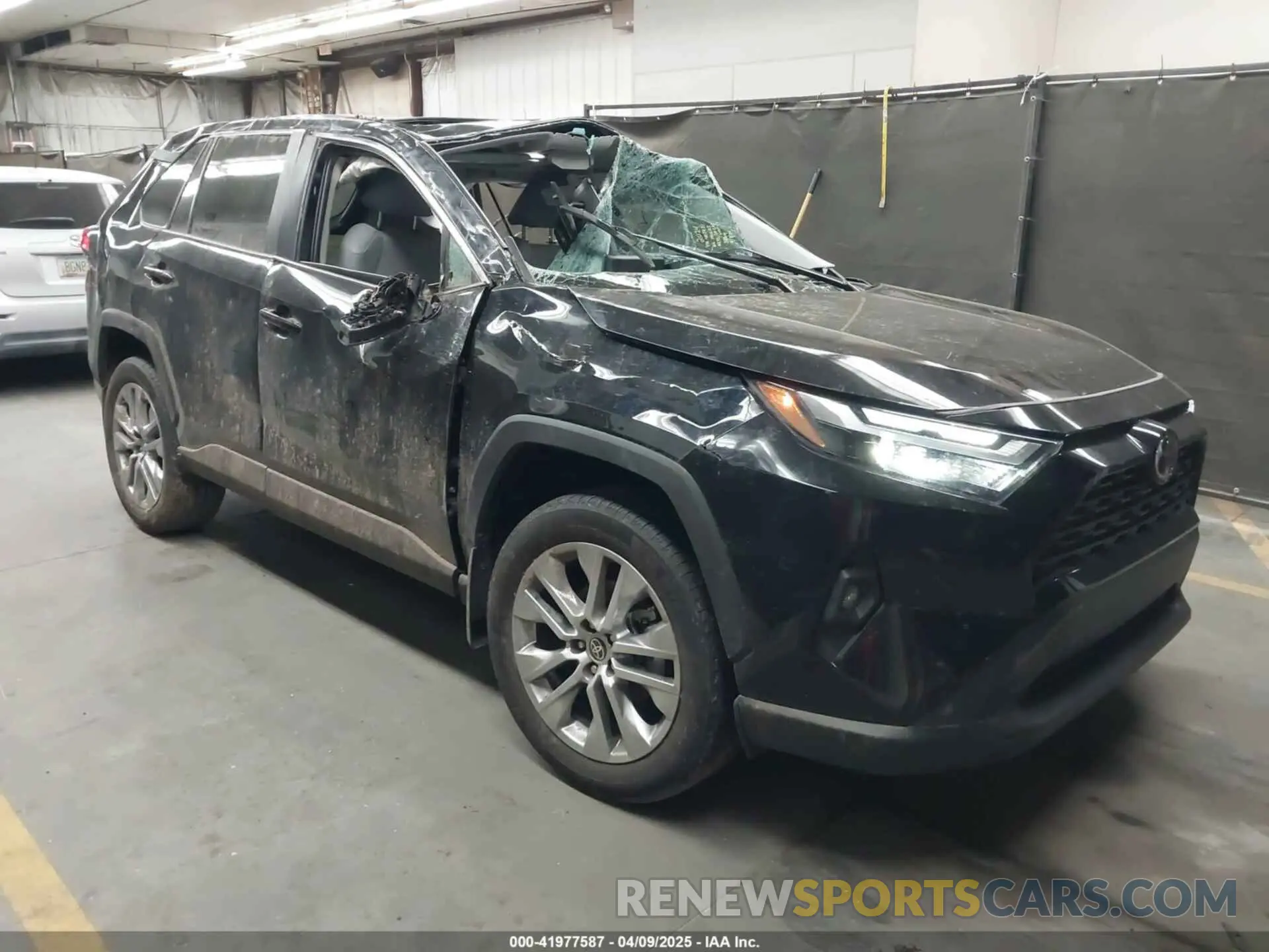 1 Photograph of a damaged car 2T3A1RFV3RC405031 TOYOTA RAV4 2024