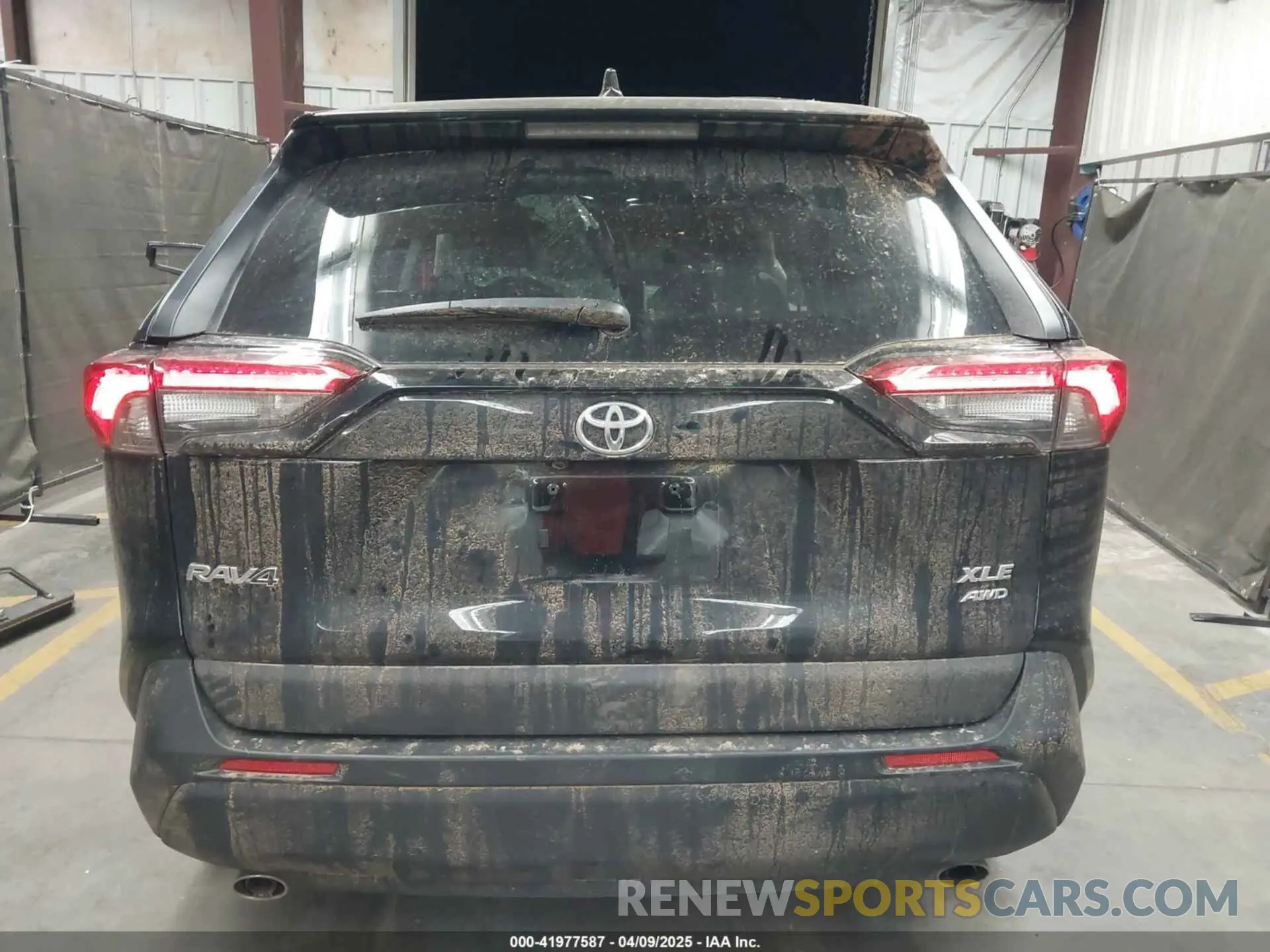 17 Photograph of a damaged car 2T3A1RFV3RC405031 TOYOTA RAV4 2024
