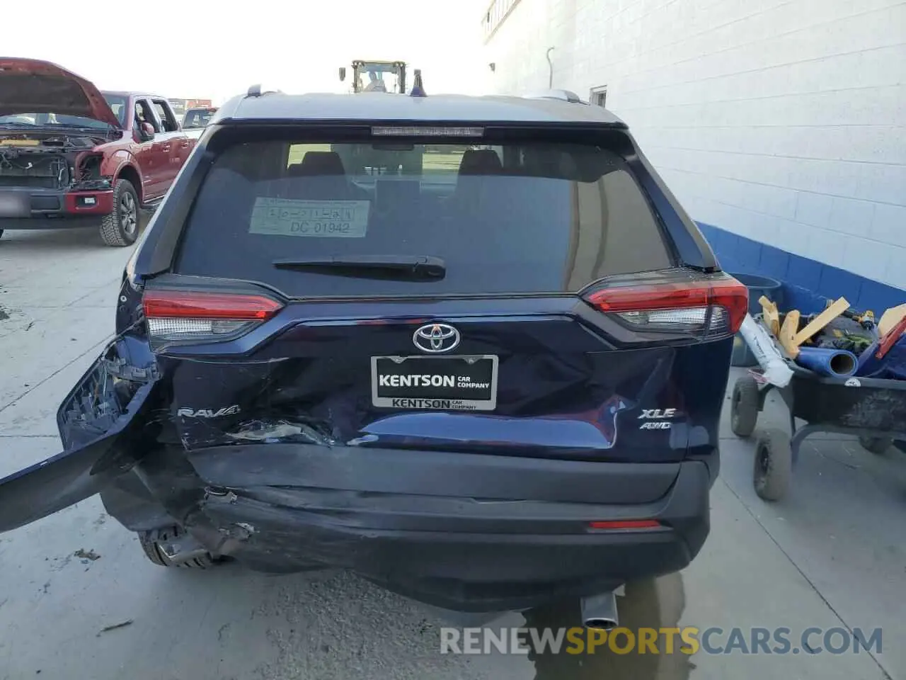 6 Фотография поврежденного автомобиля 2T3A1RFV4RW424525 TOYOTA RAV4 2024