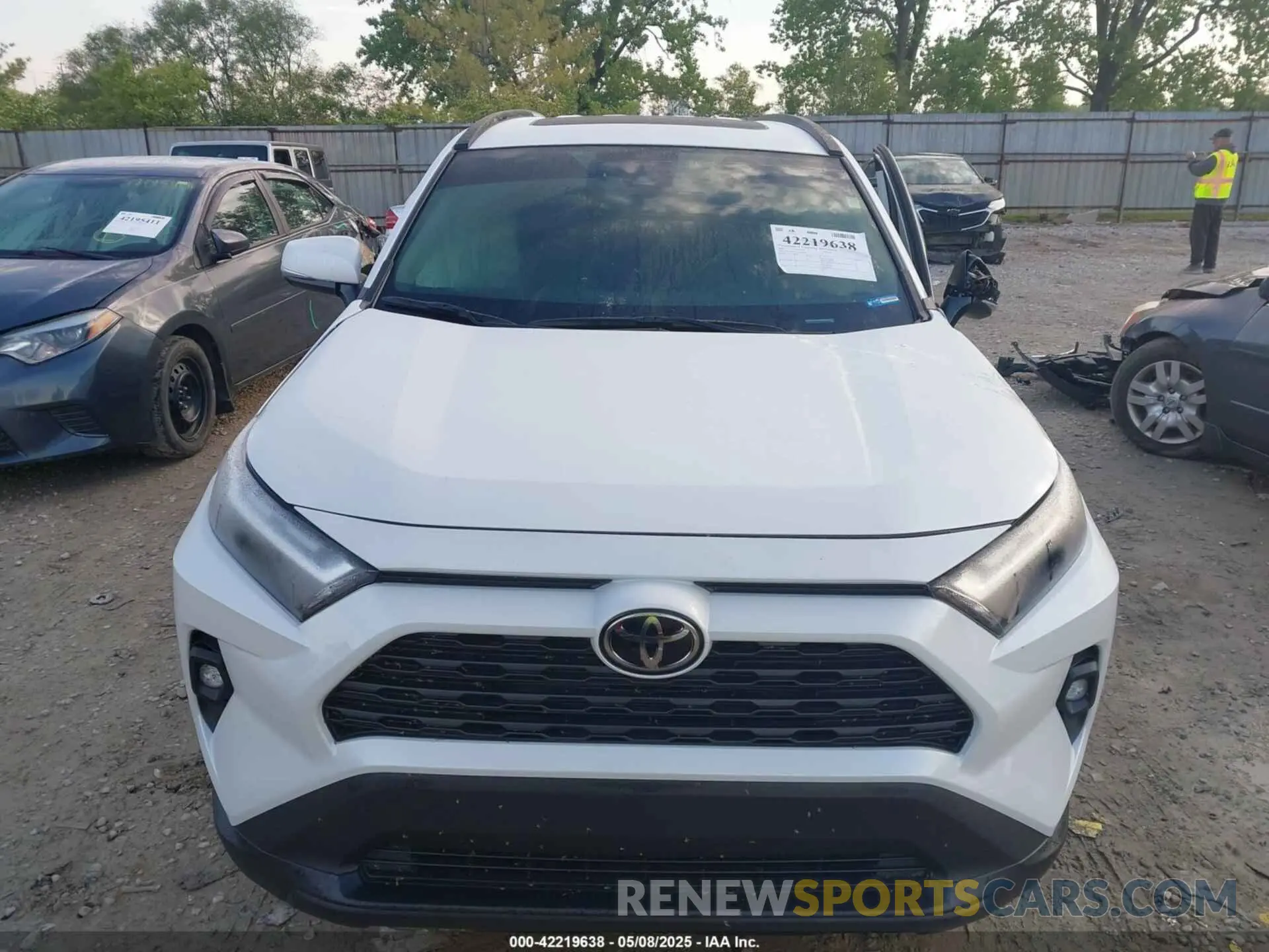 12 Photograph of a damaged car 2T3A1RFV5RW452270 TOYOTA RAV4 2024