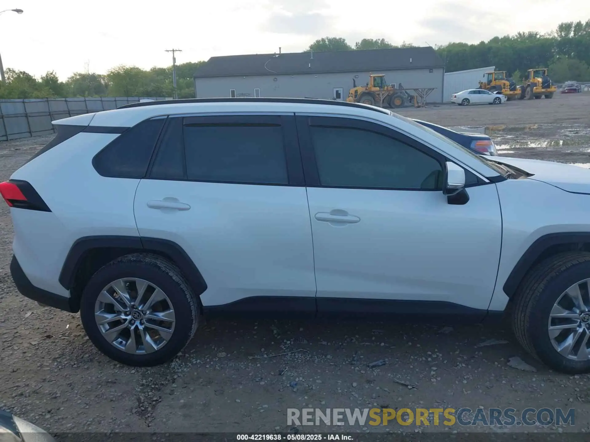 13 Photograph of a damaged car 2T3A1RFV5RW452270 TOYOTA RAV4 2024