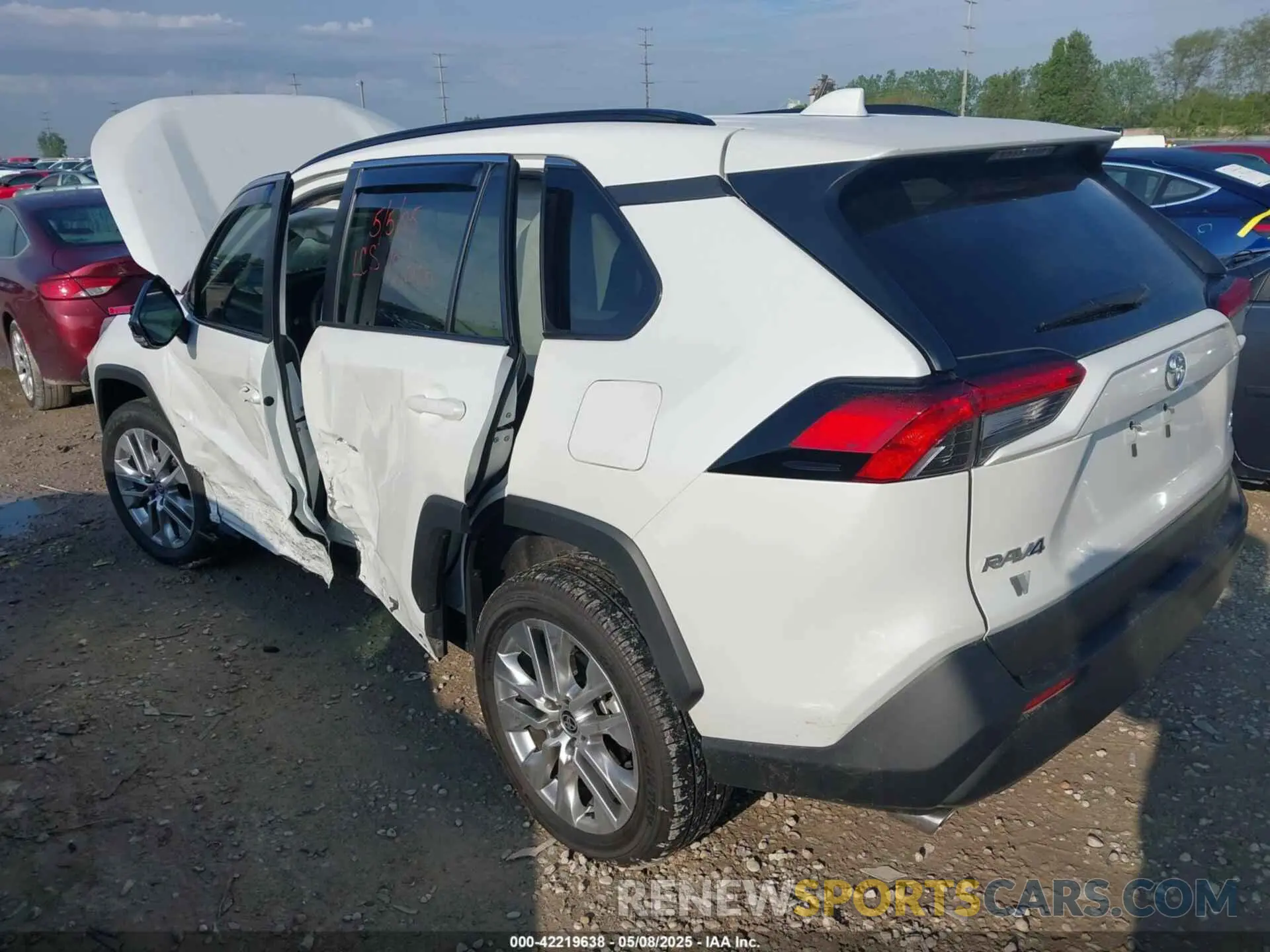 3 Photograph of a damaged car 2T3A1RFV5RW452270 TOYOTA RAV4 2024