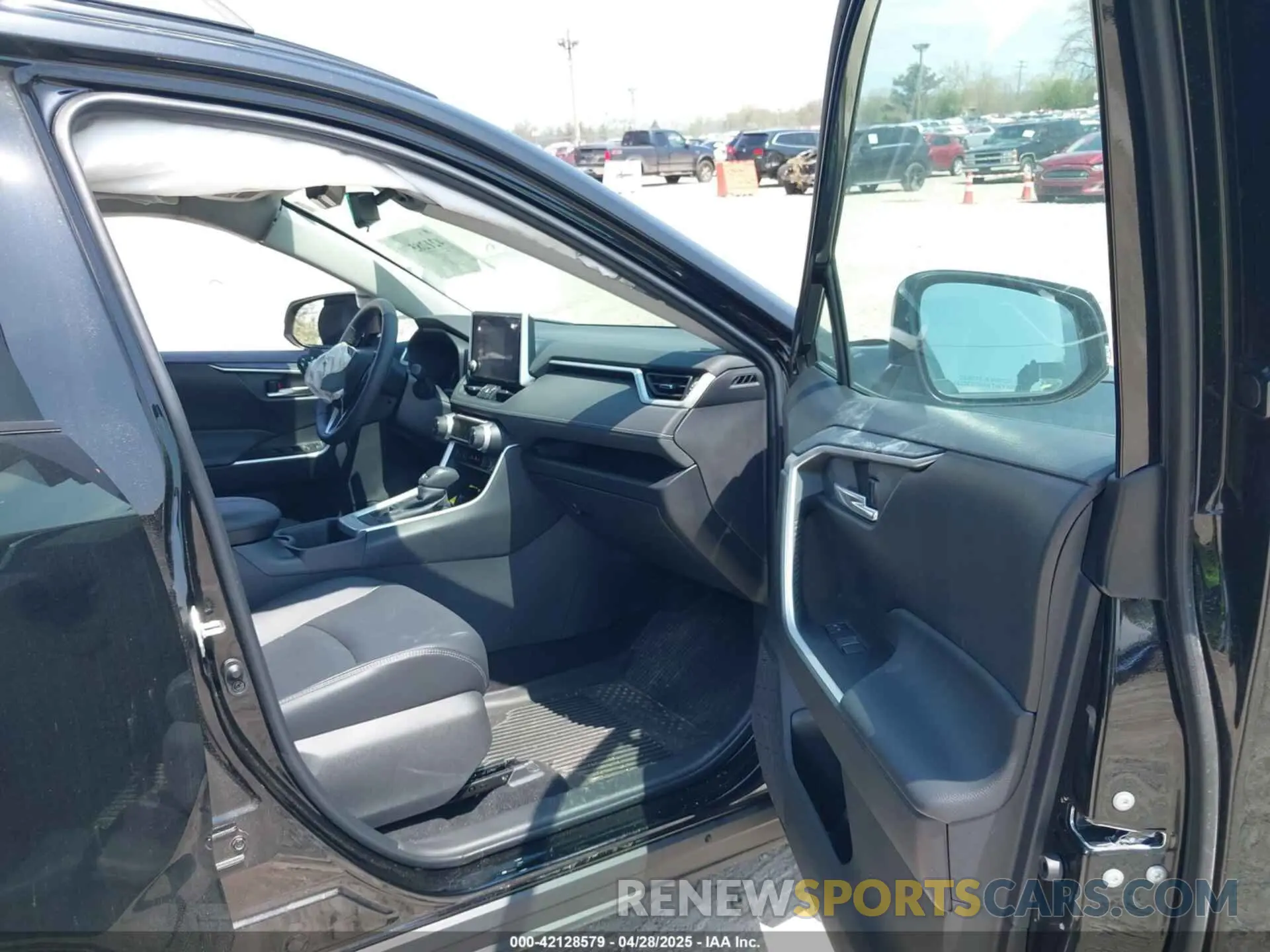 5 Фотография поврежденного автомобиля 2T3A1RFV5RW469473 TOYOTA RAV4 2024