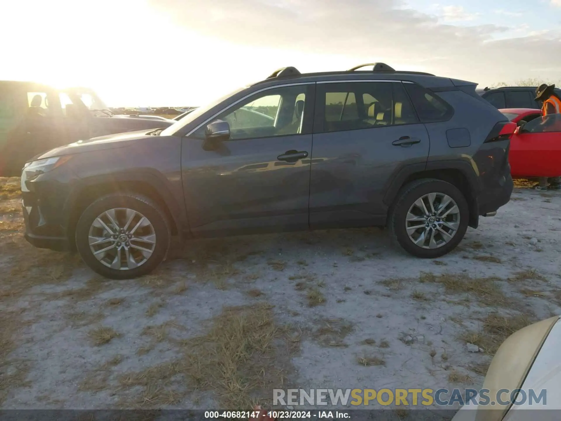 14 Фотография поврежденного автомобиля 2T3A1RFV5RW483129 TOYOTA RAV4 2024