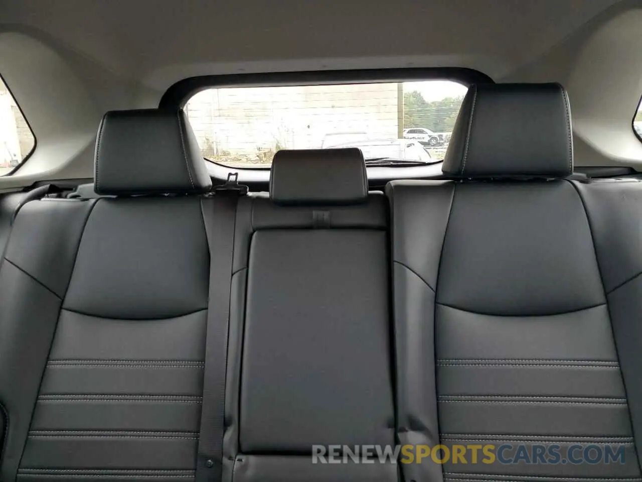 10 Фотография поврежденного автомобиля 2T3A1RFV7RC465393 TOYOTA RAV4 2024