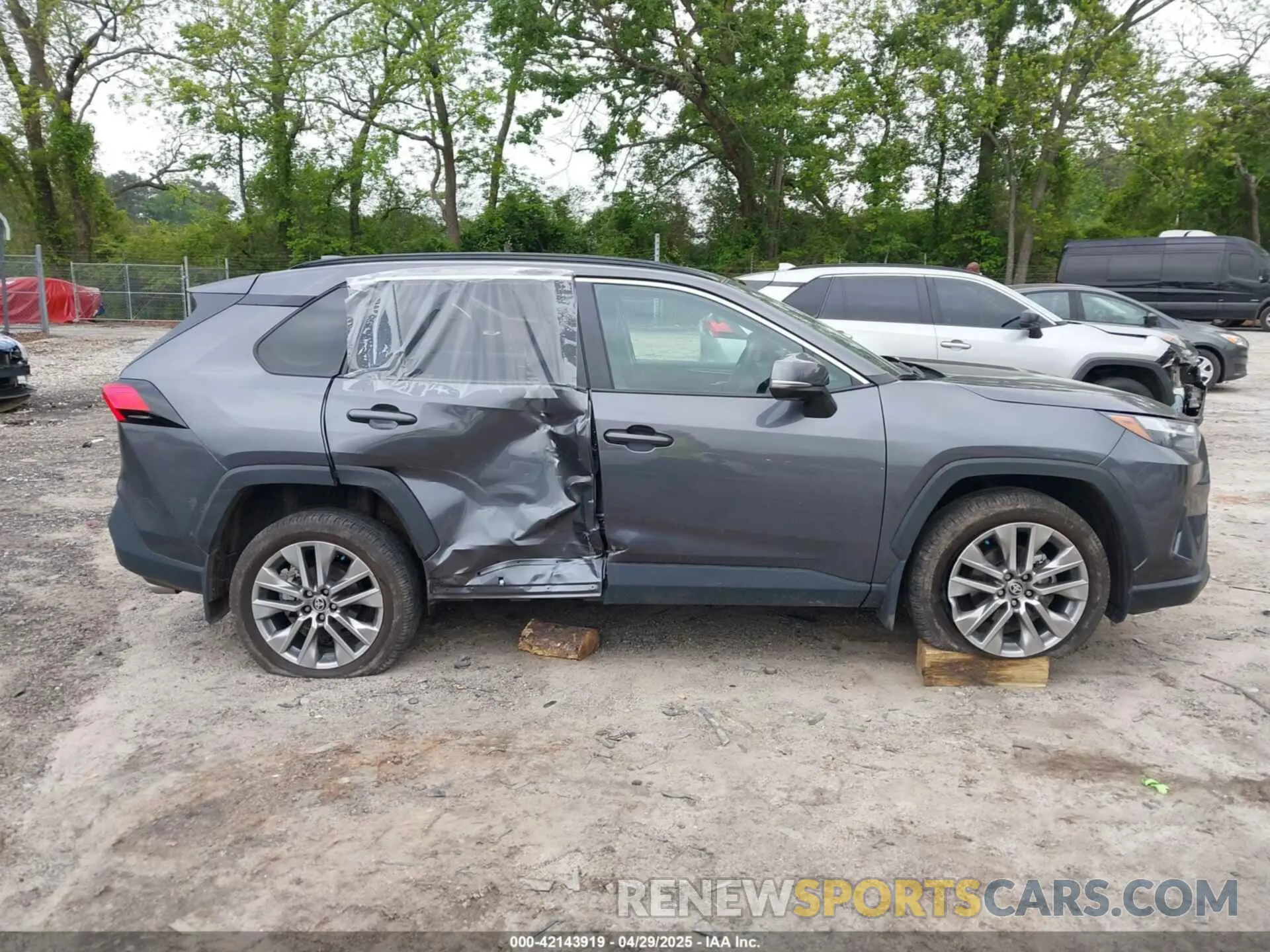 13 Photograph of a damaged car 2T3A1RFV8RC420270 TOYOTA RAV4 2024