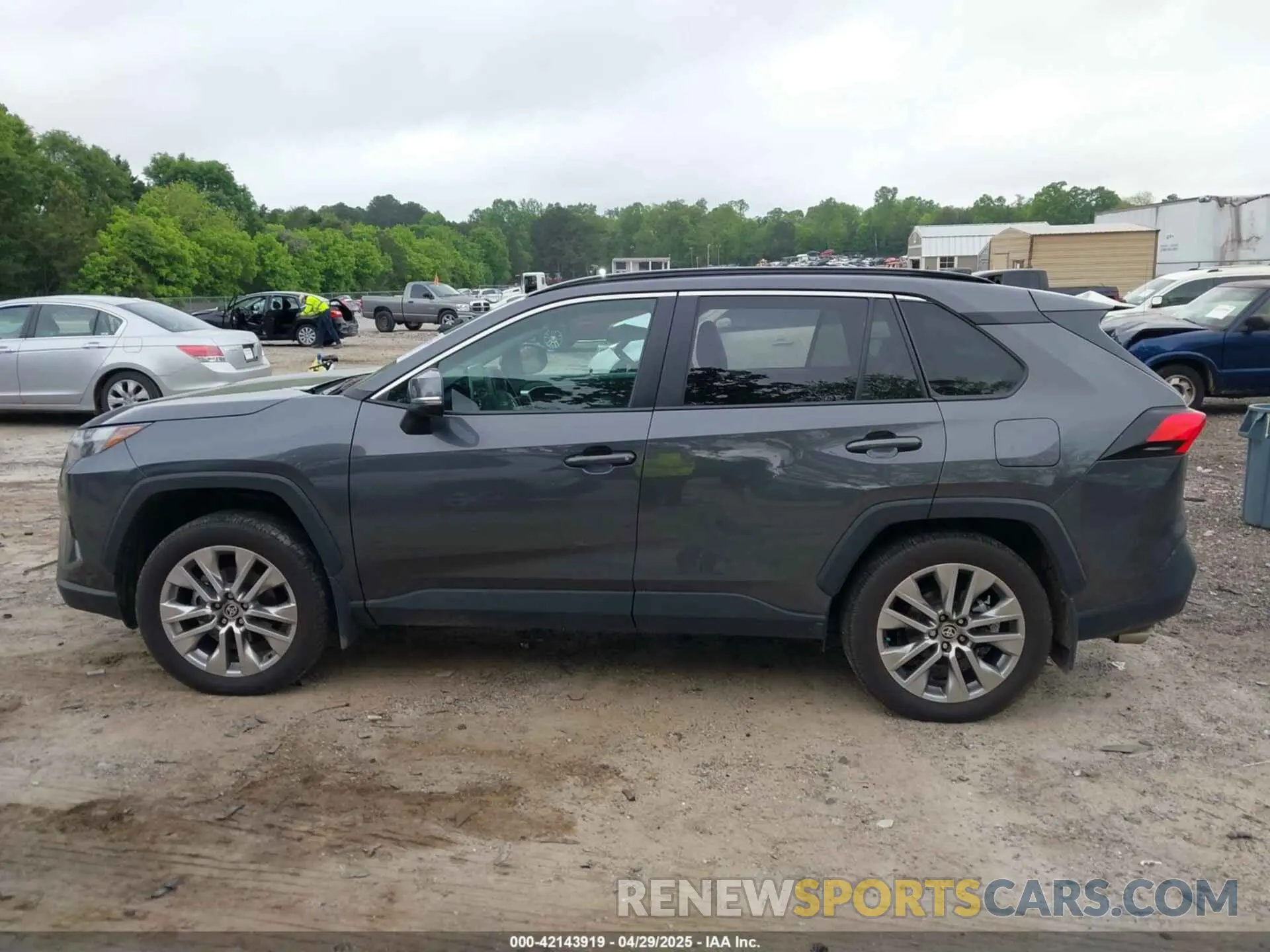 14 Photograph of a damaged car 2T3A1RFV8RC420270 TOYOTA RAV4 2024