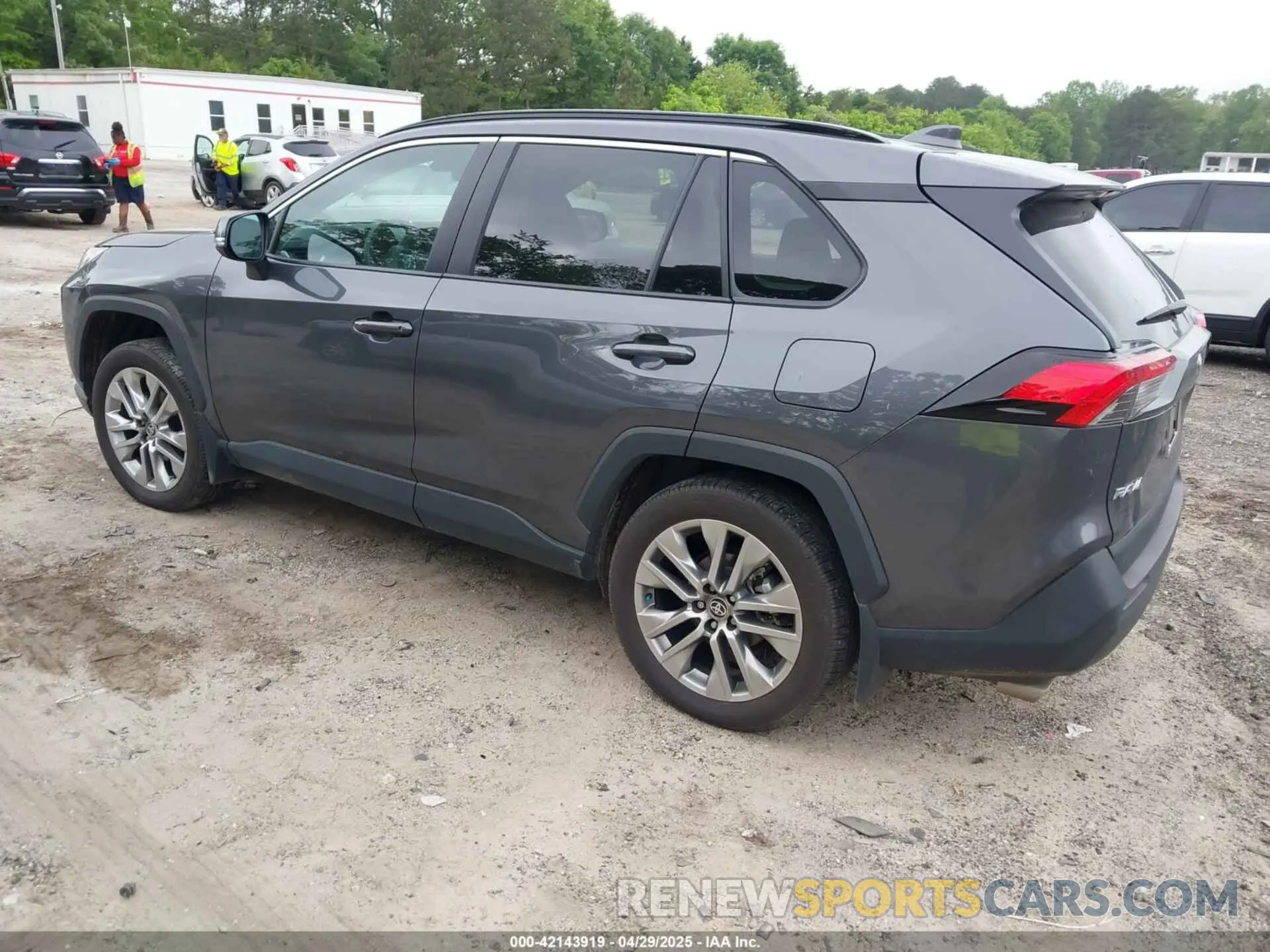 3 Photograph of a damaged car 2T3A1RFV8RC420270 TOYOTA RAV4 2024