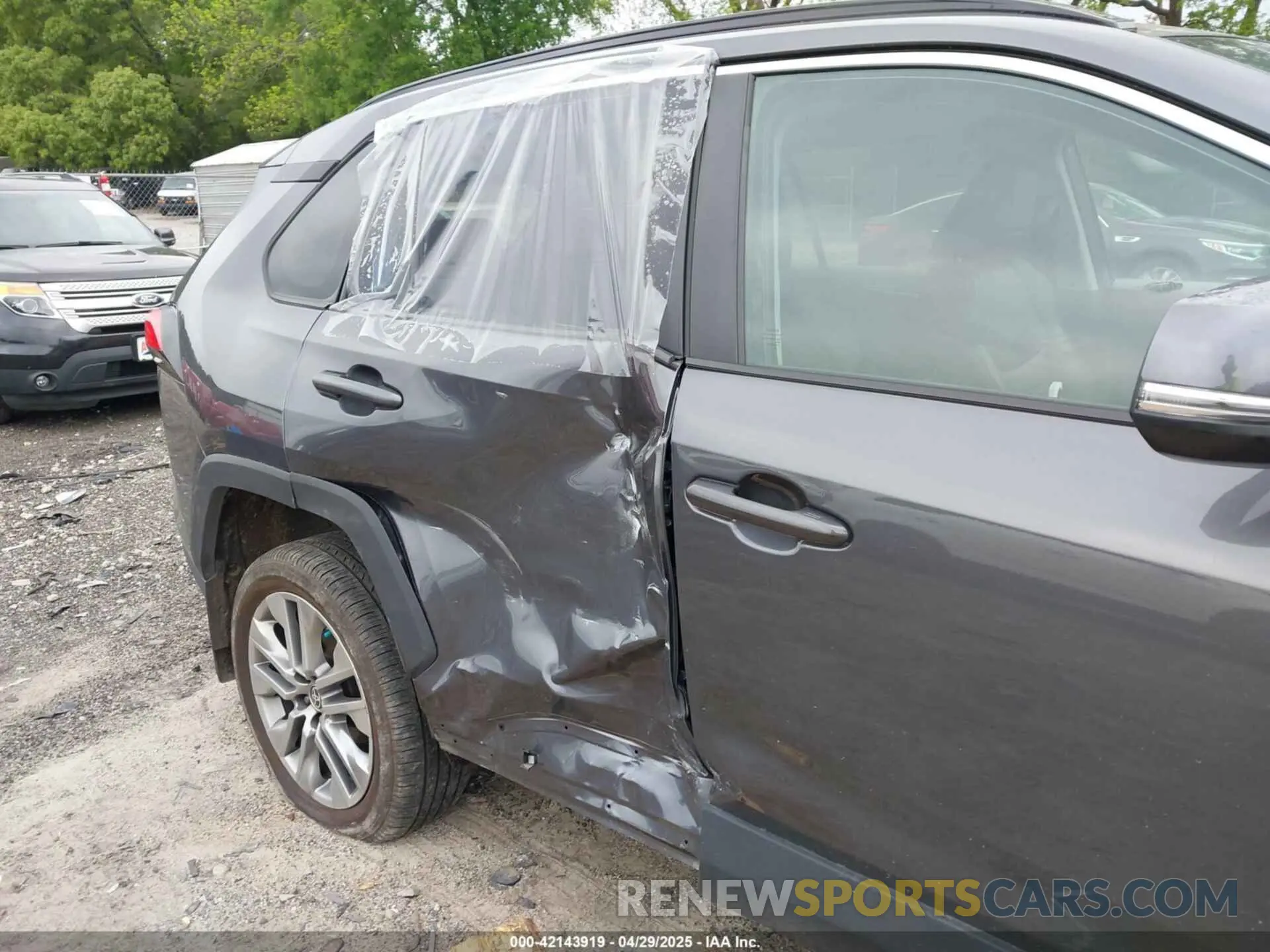 6 Photograph of a damaged car 2T3A1RFV8RC420270 TOYOTA RAV4 2024
