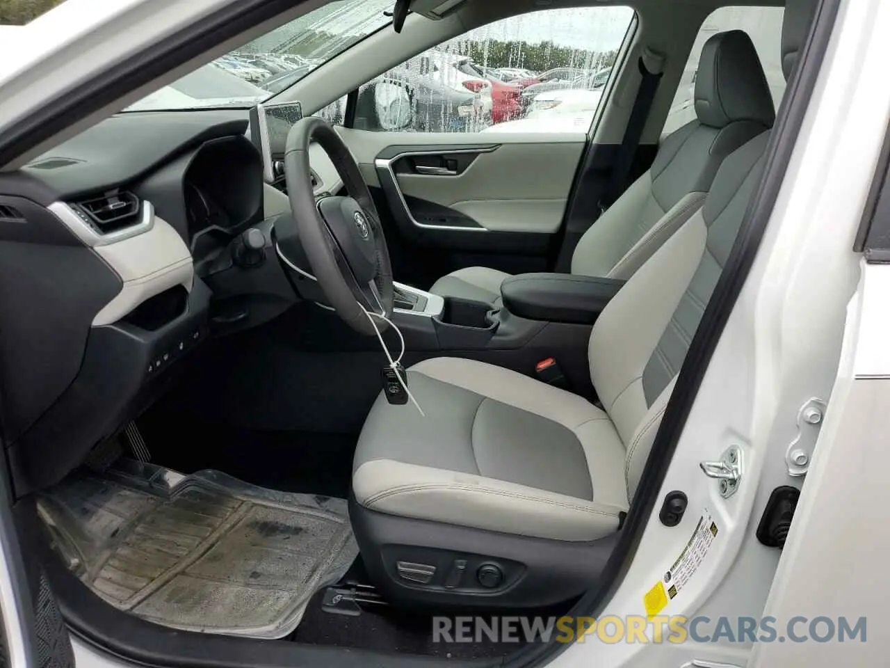 7 Фотография поврежденного автомобиля 2T3A1RFV8RW413575 TOYOTA RAV4 2024