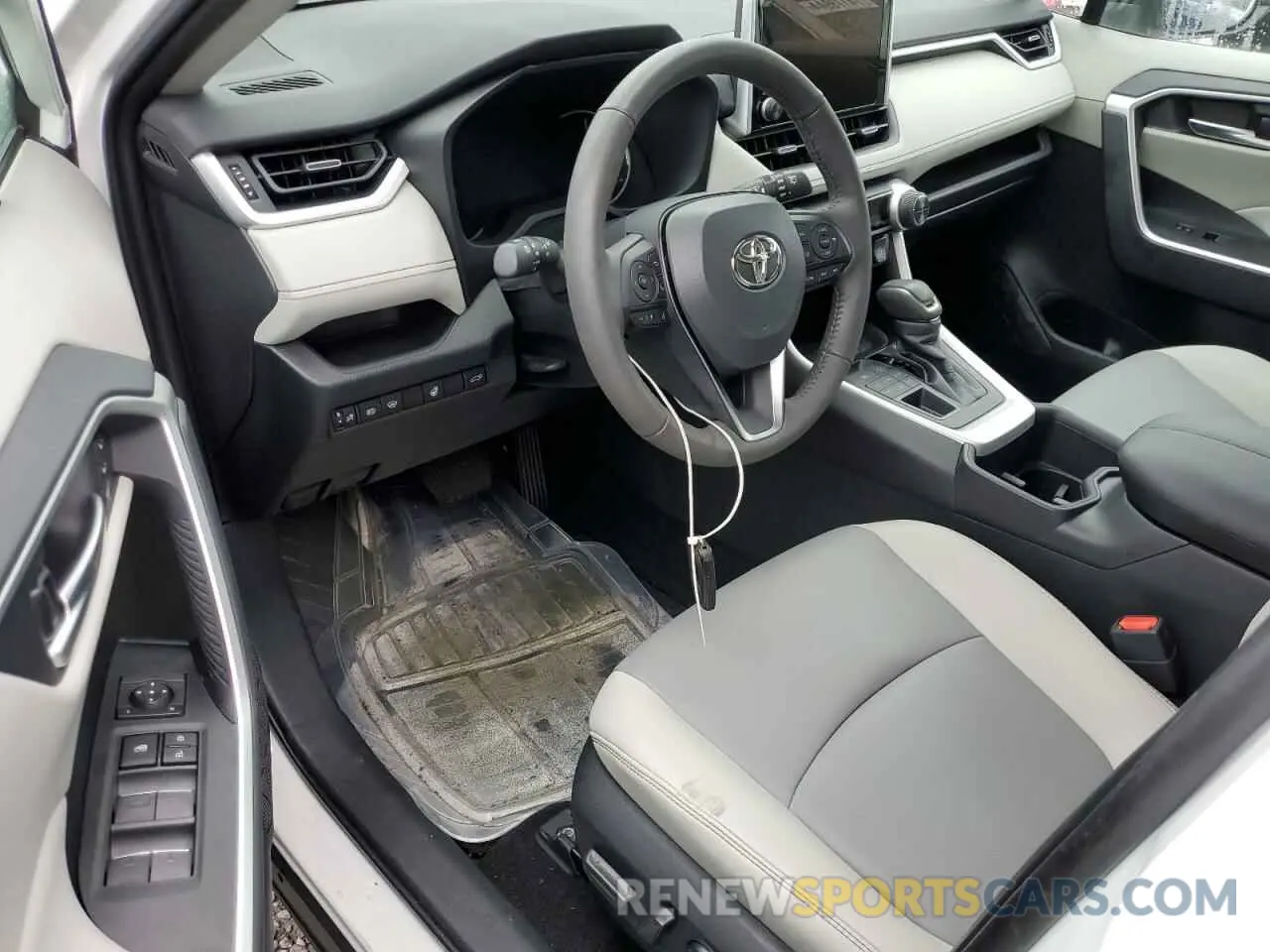 8 Фотография поврежденного автомобиля 2T3A1RFV8RW413575 TOYOTA RAV4 2024