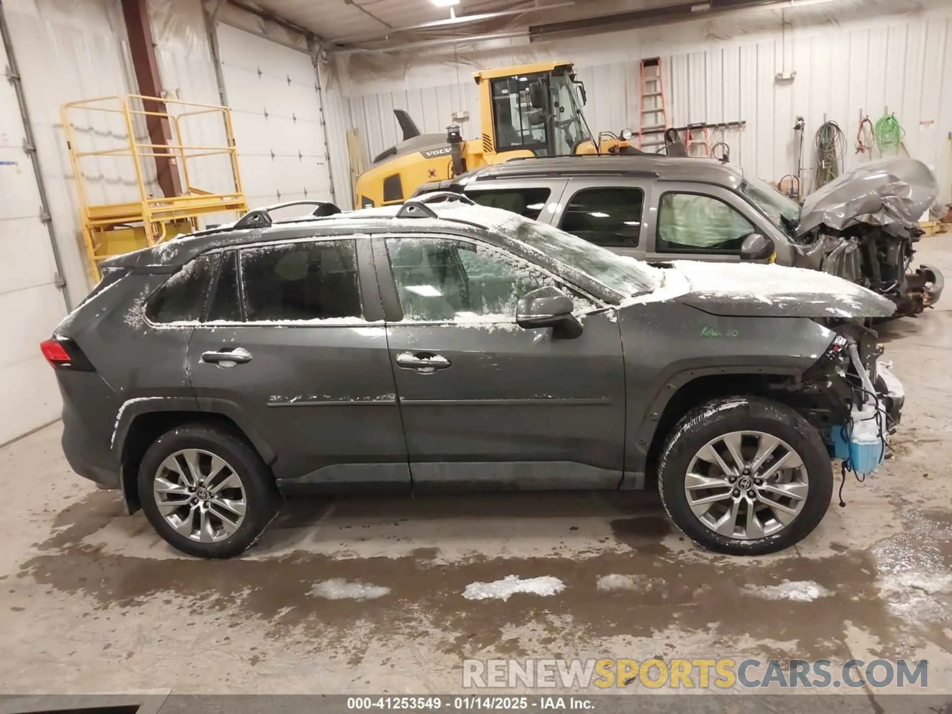 13 Photograph of a damaged car 2T3A1RFV8RW435477 TOYOTA RAV4 2024